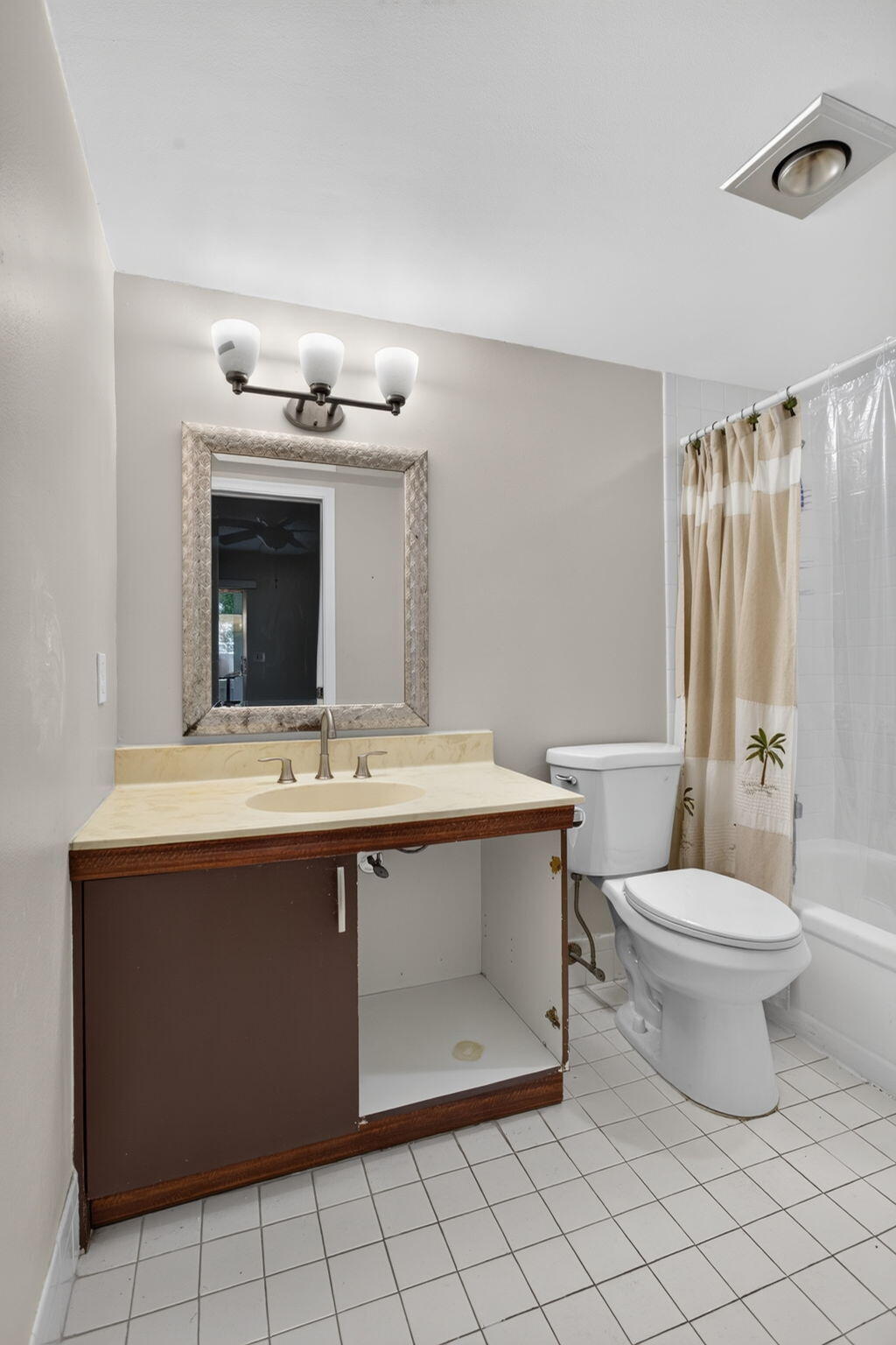2002 Granada Drive E1 Property Photo 23