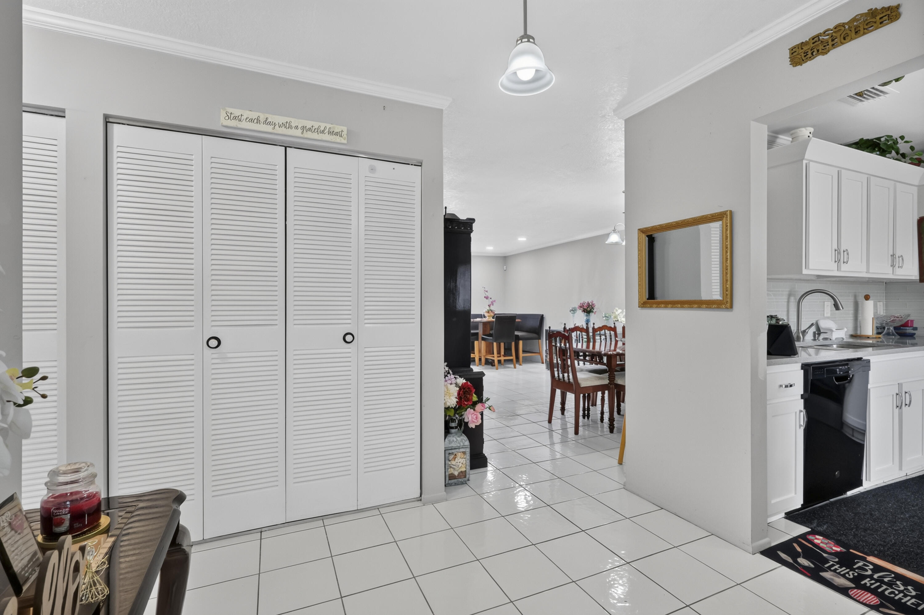 140 Karanda Court Property Photo 6