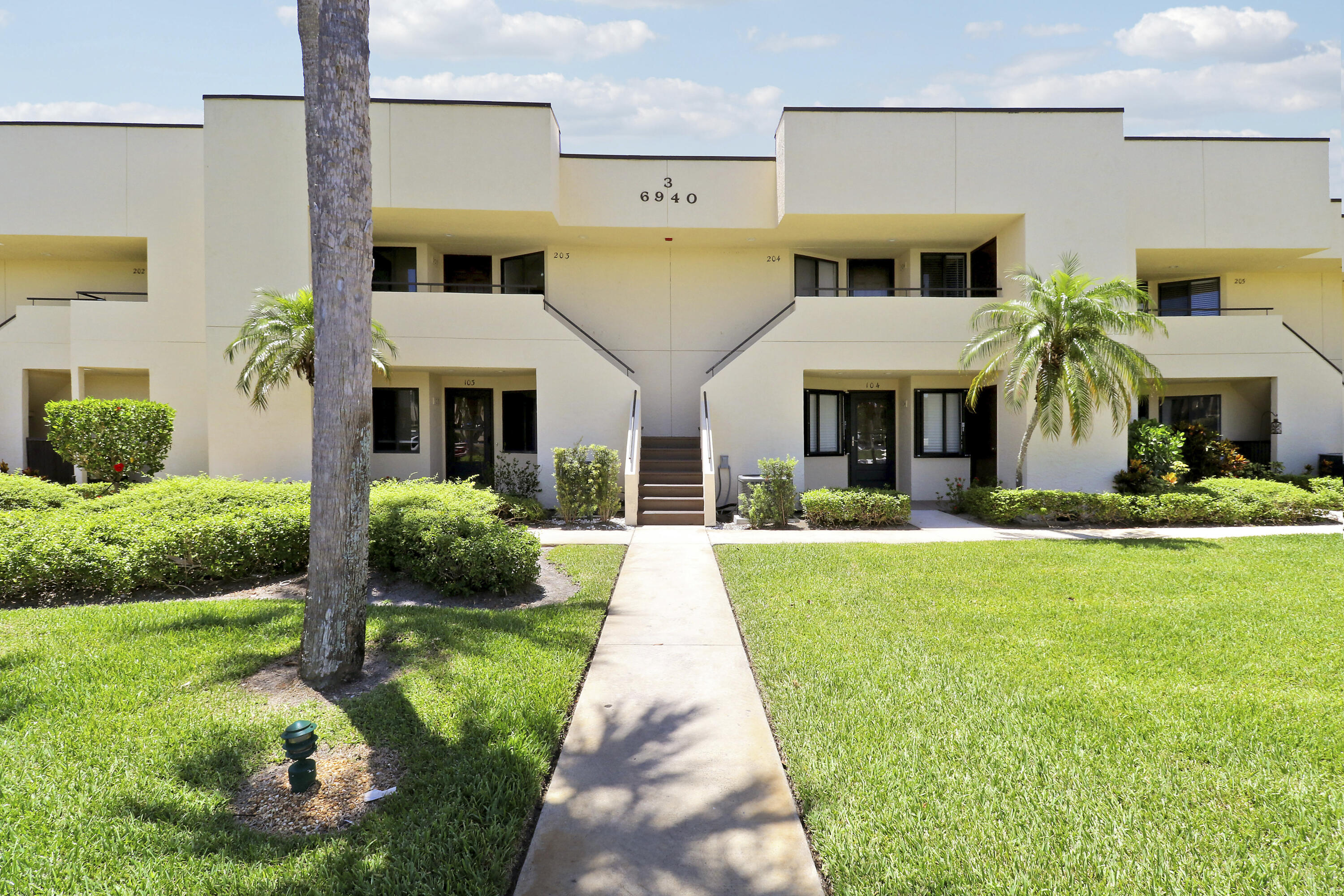 6940 Se Constitution Boulevard Property Photo 1