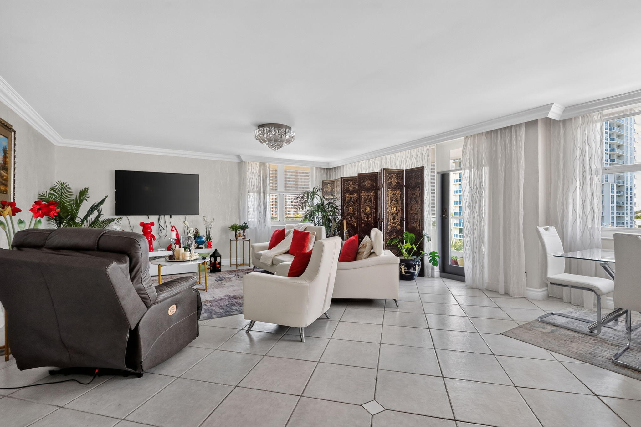 1920 S Ocean Drive 6a Property Photo 4