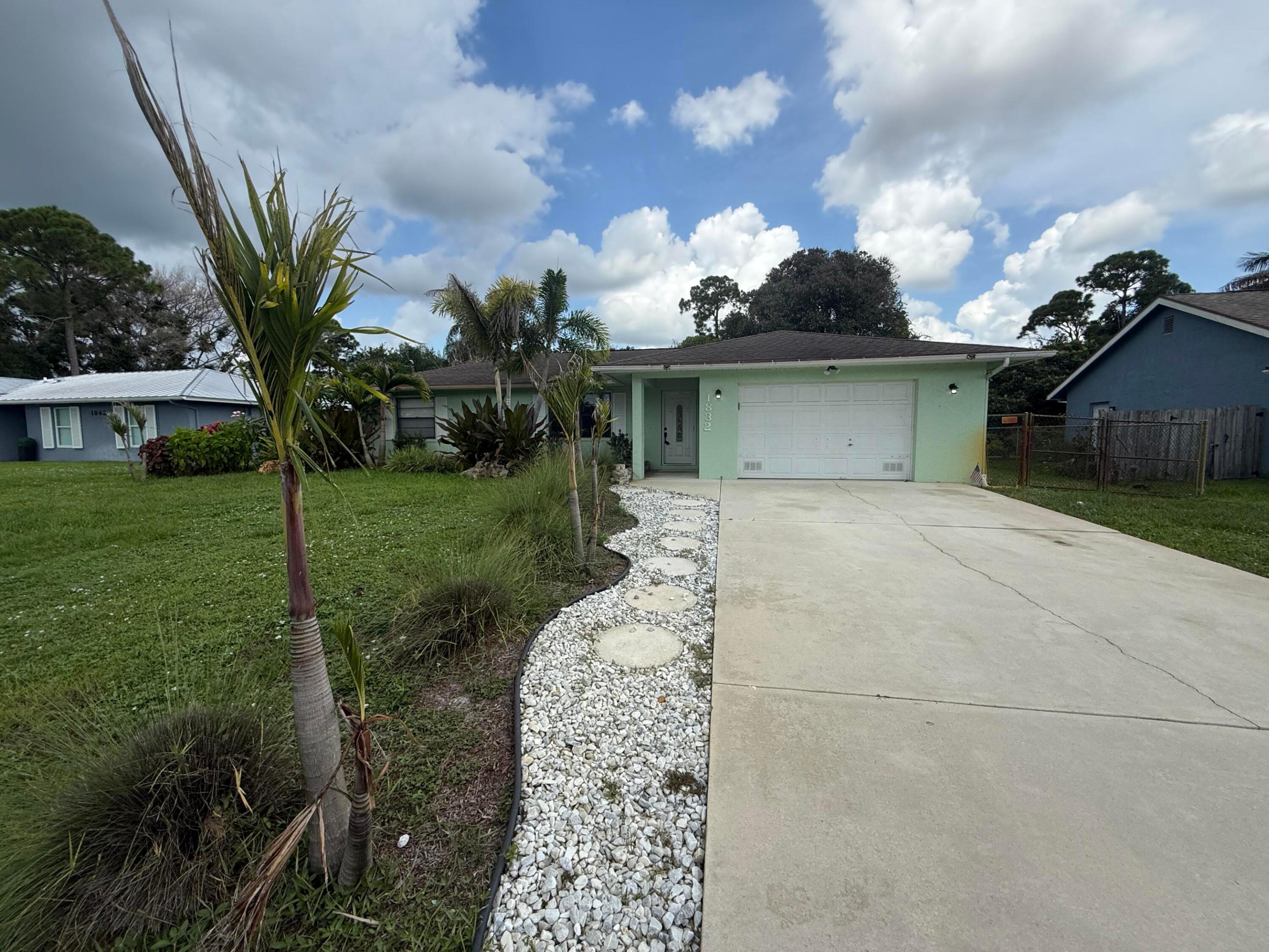 1832 SE MANTH Lane Property Photo 1