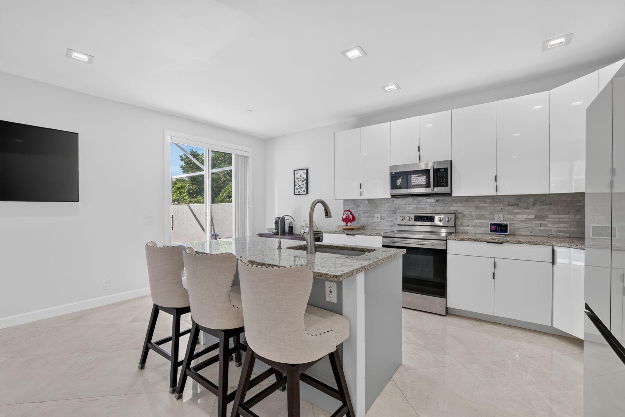 5040 Heron Place Property Photo 4
