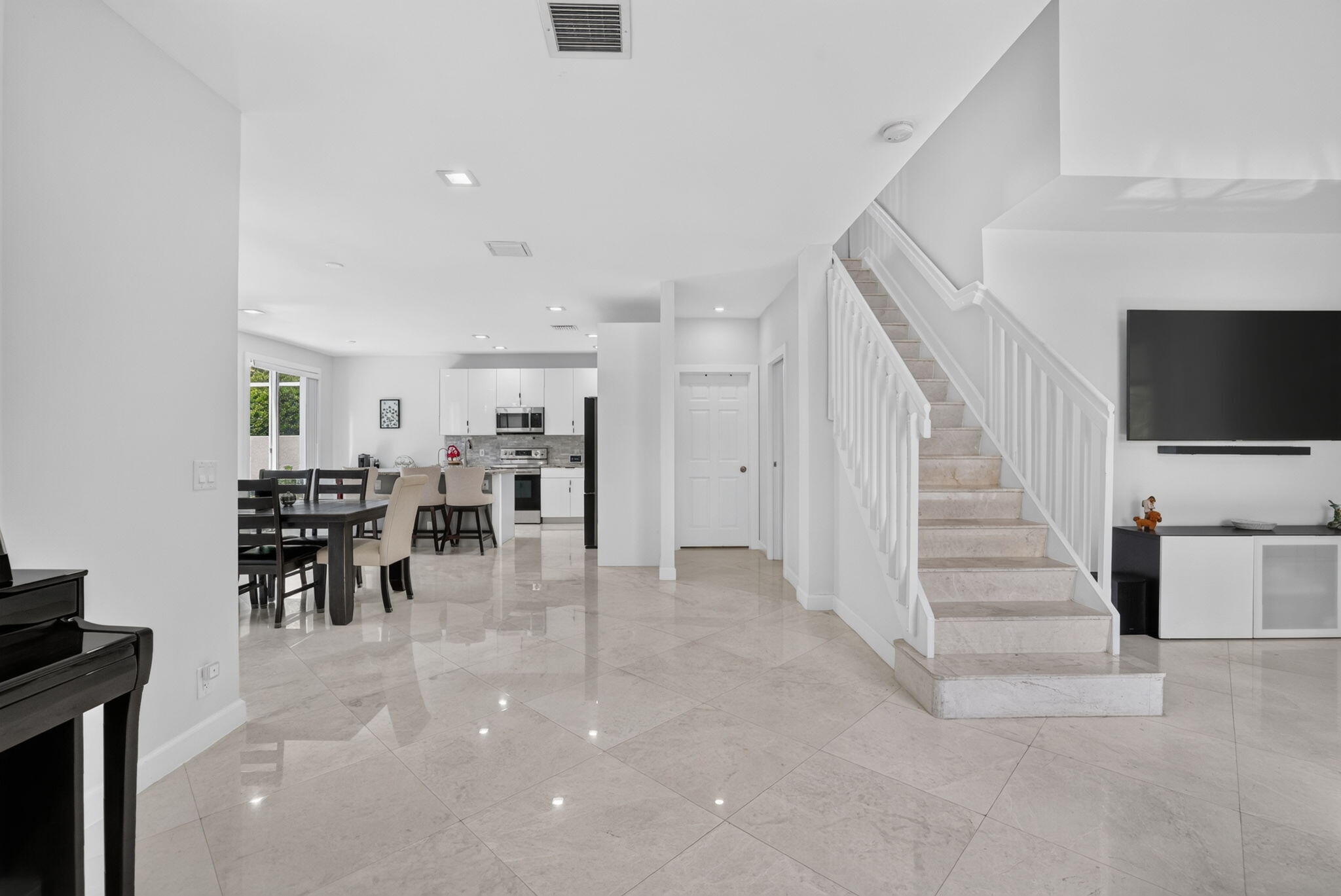 5040 Heron Place Property Photo 14