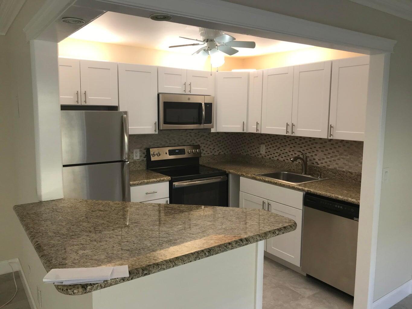 103 SAXONY C Property Photo 1