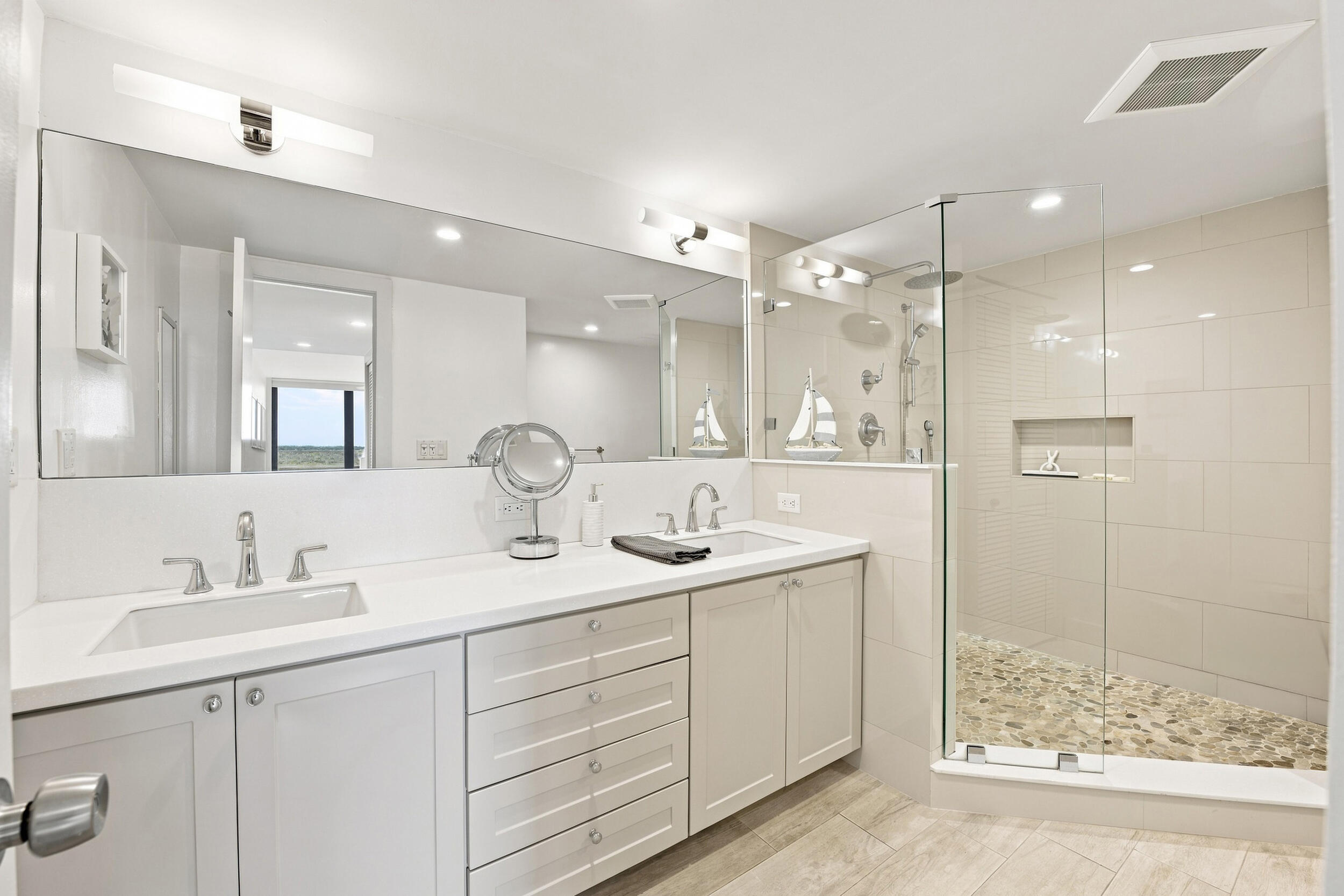 3589 S Ocean Boulevard 808 Property Photo 14