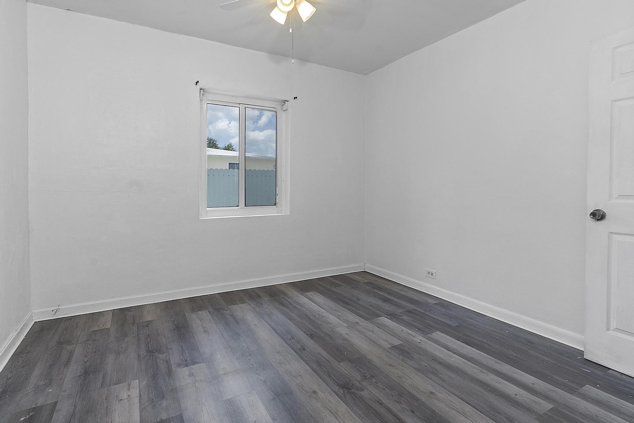 16025 Nw 20th Avenue Property Photo 29