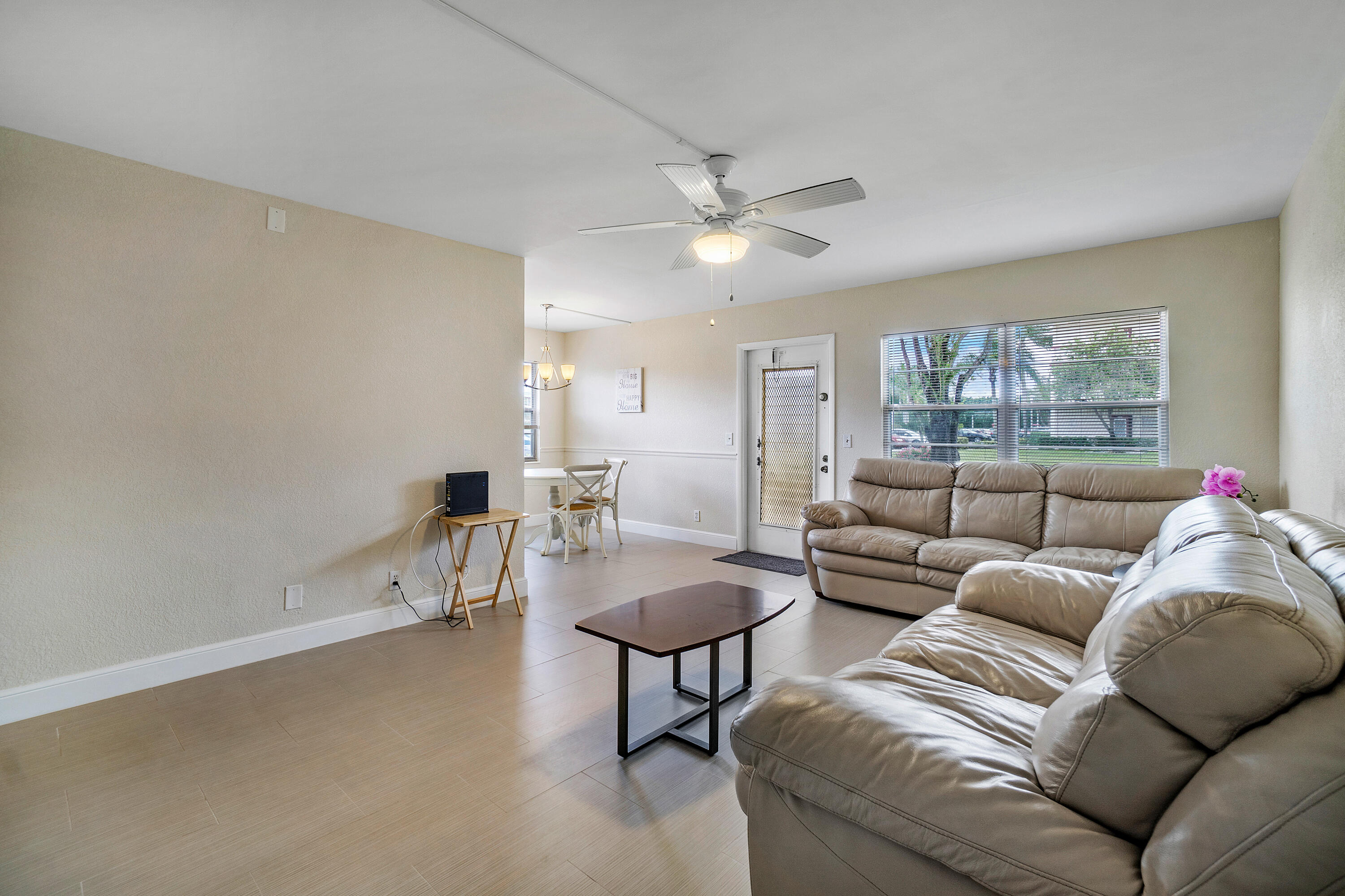 224 Fanshaw F Property Photo 6