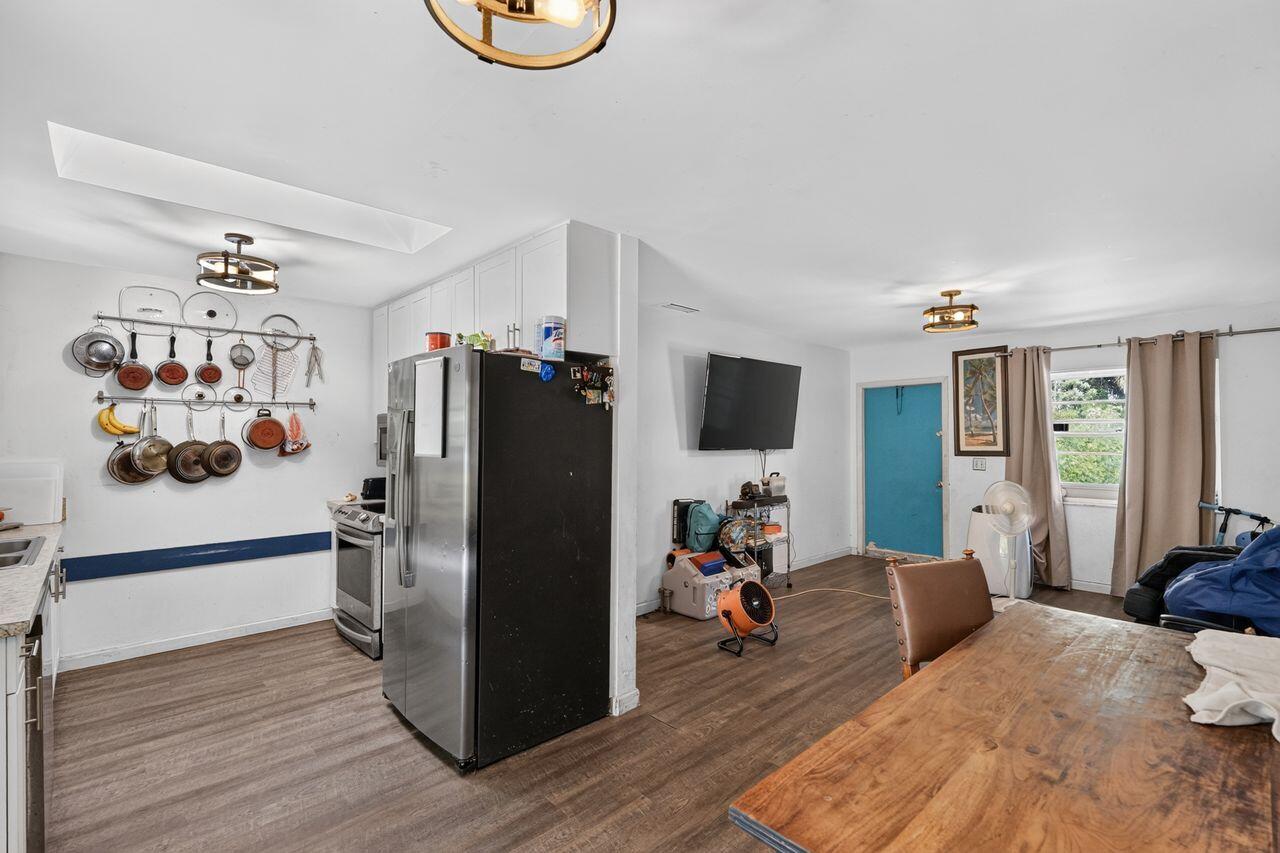303 S Delaware Boulevard Property Photo 7