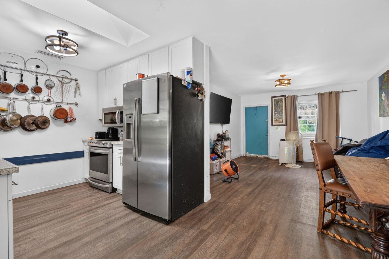 303 S Delaware Boulevard Property Photo 8