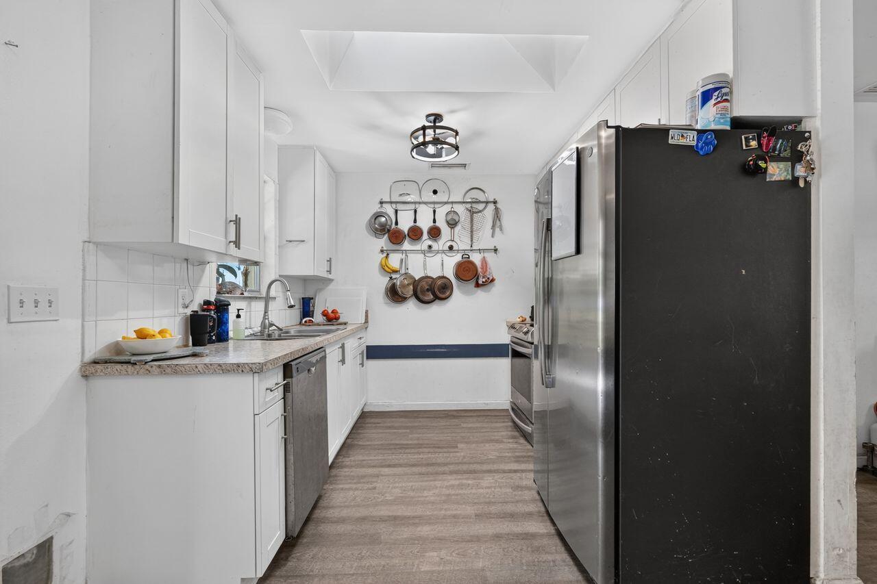 303 S Delaware Boulevard Property Photo 9