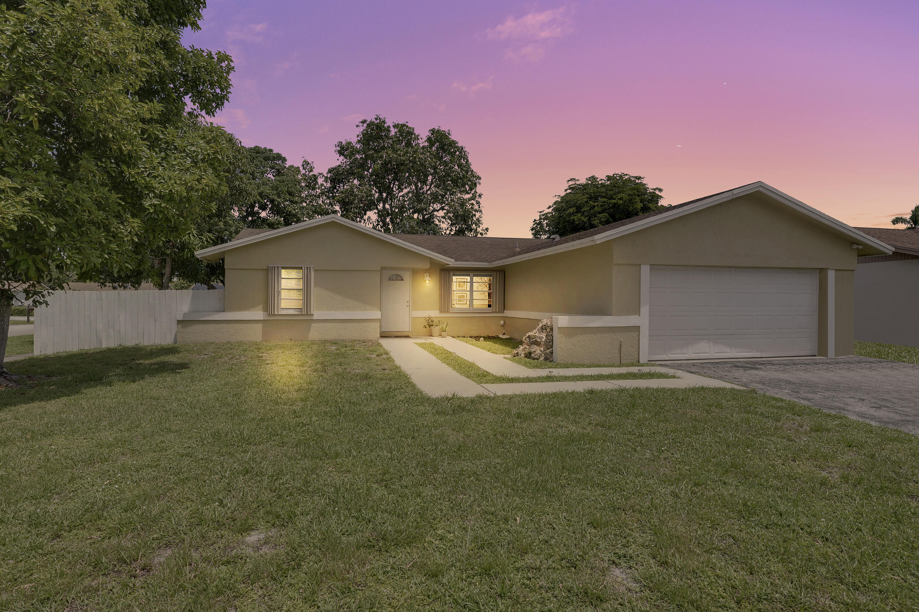 9235 Saddlecreek Drive Property Photo 1