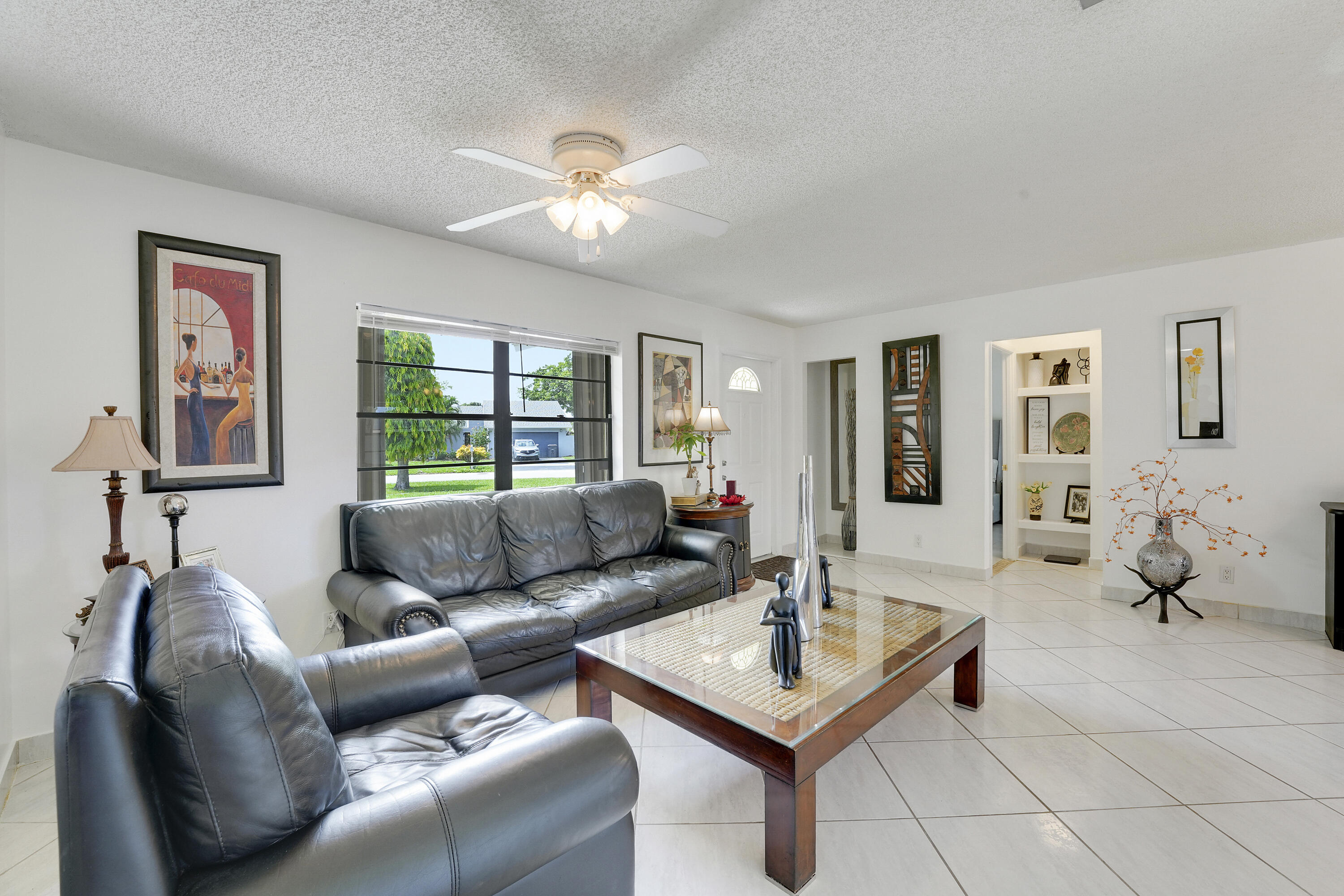 9235 Saddlecreek Drive Property Photo 4
