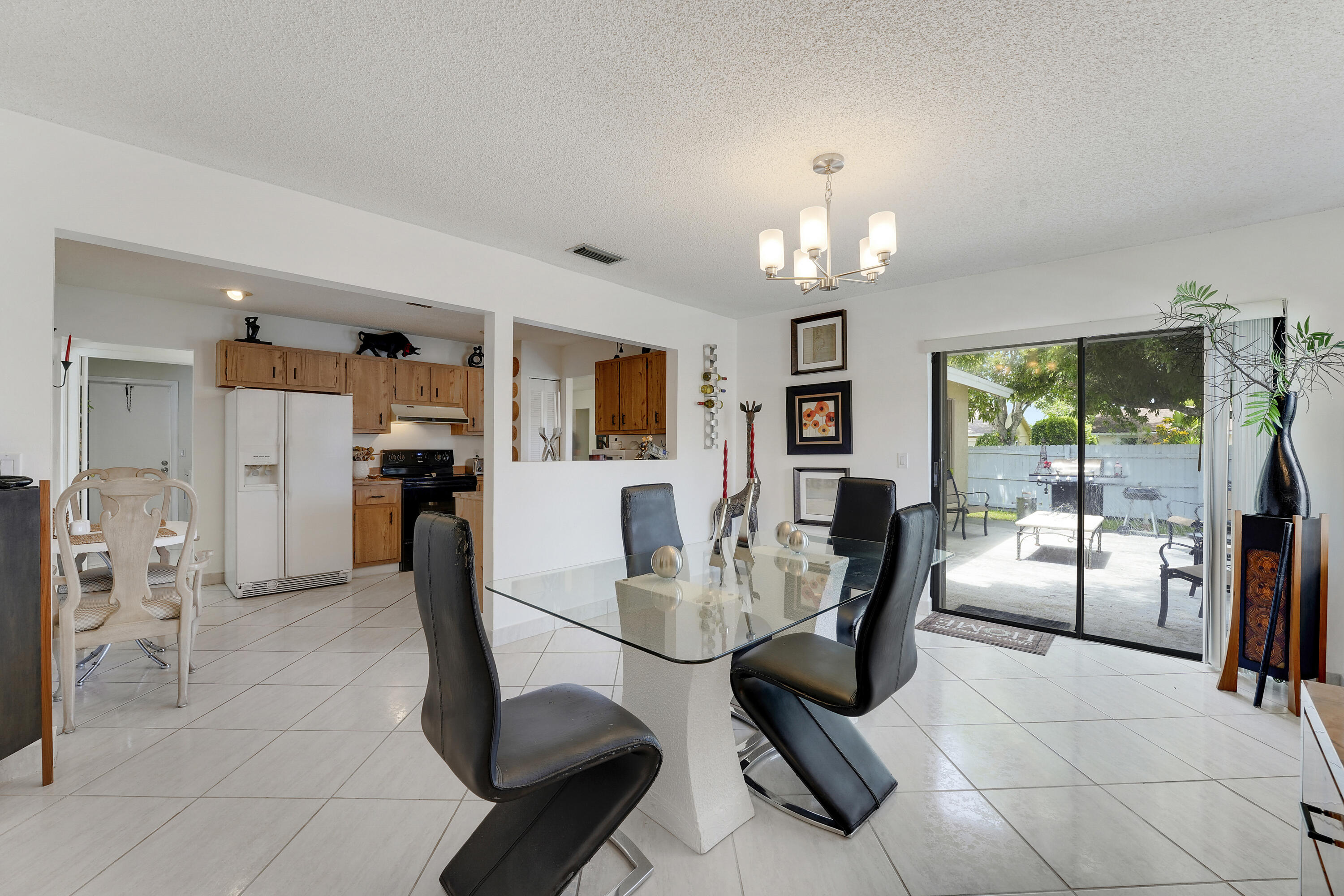 9235 Saddlecreek Drive Property Photo 13
