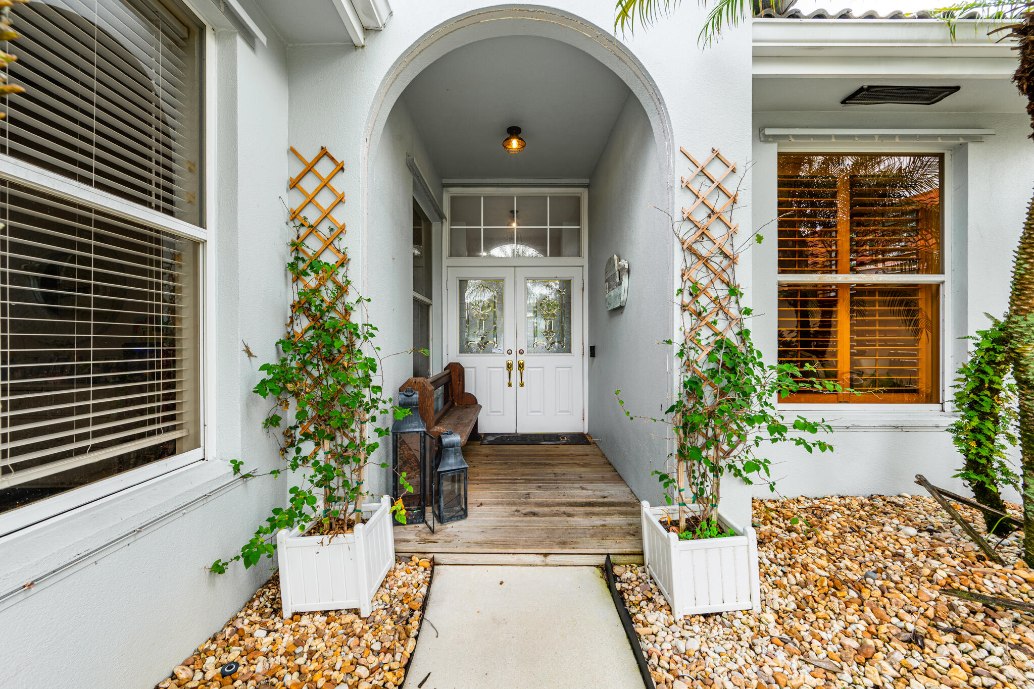 218 Hampton Court Property Photo 4