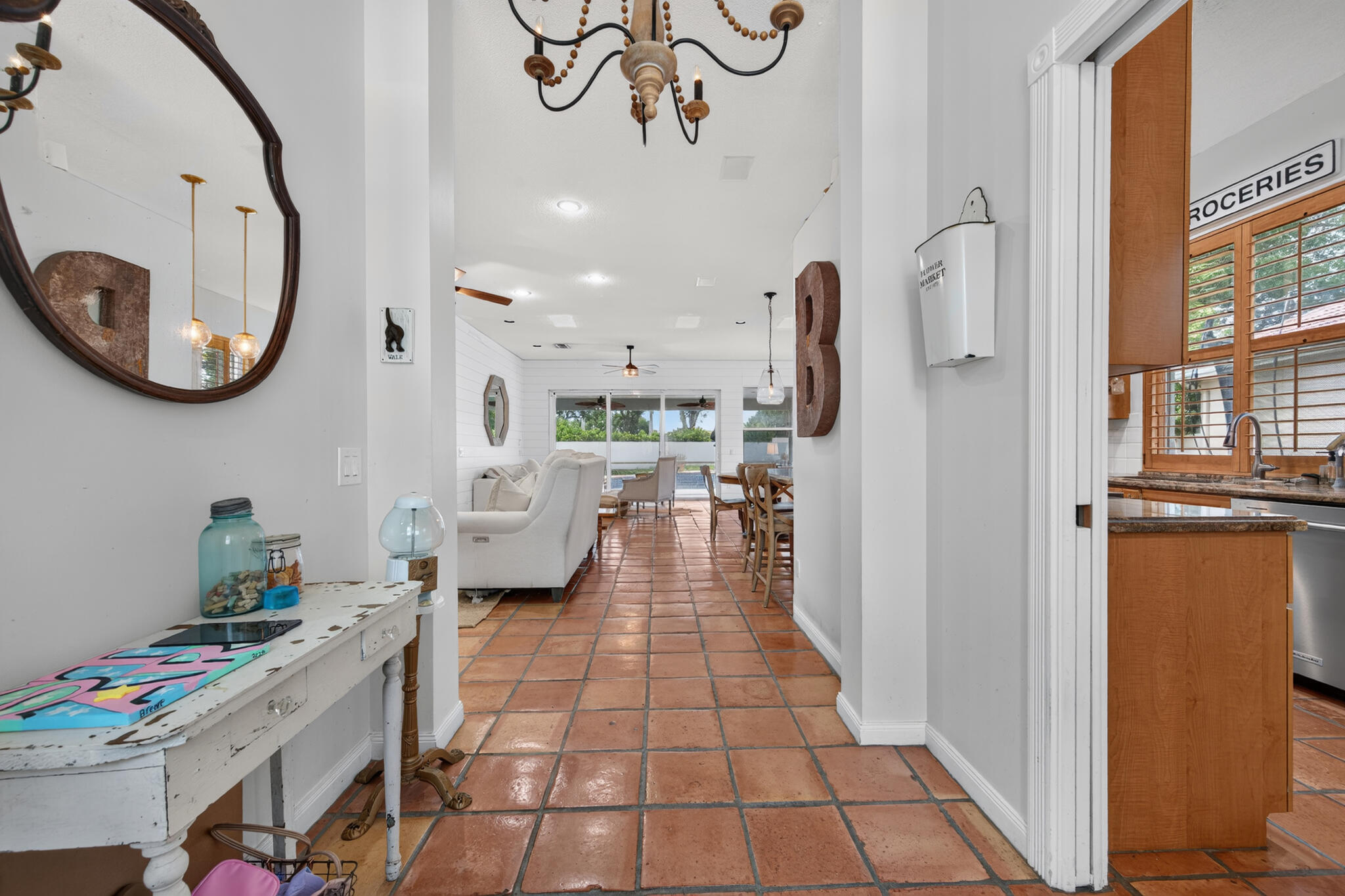 218 Hampton Court Property Photo 5