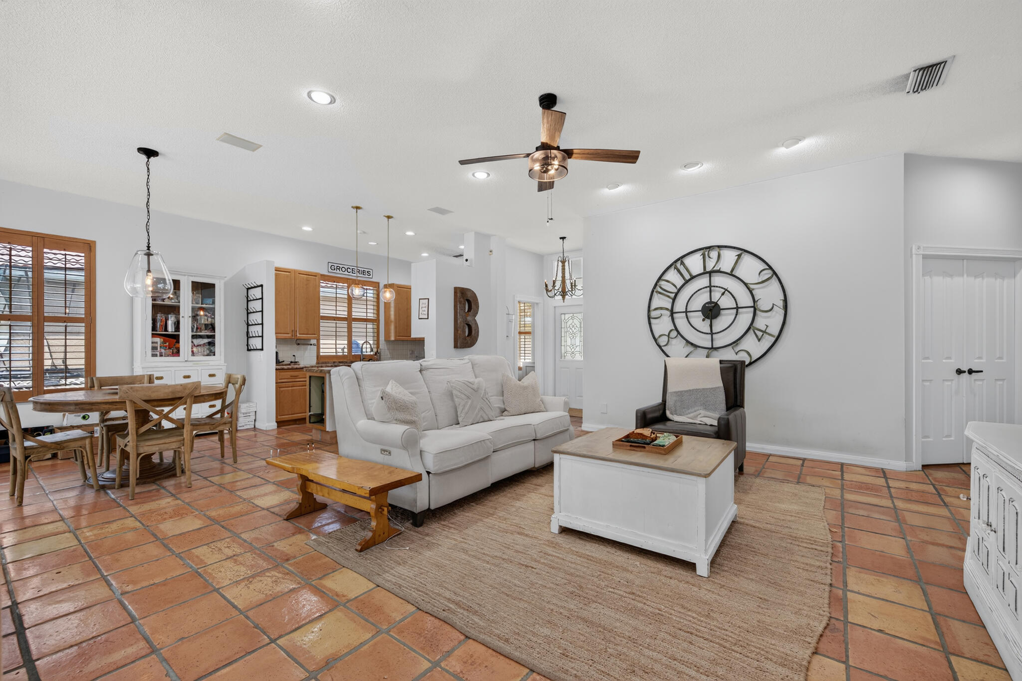218 Hampton Court Property Photo 8