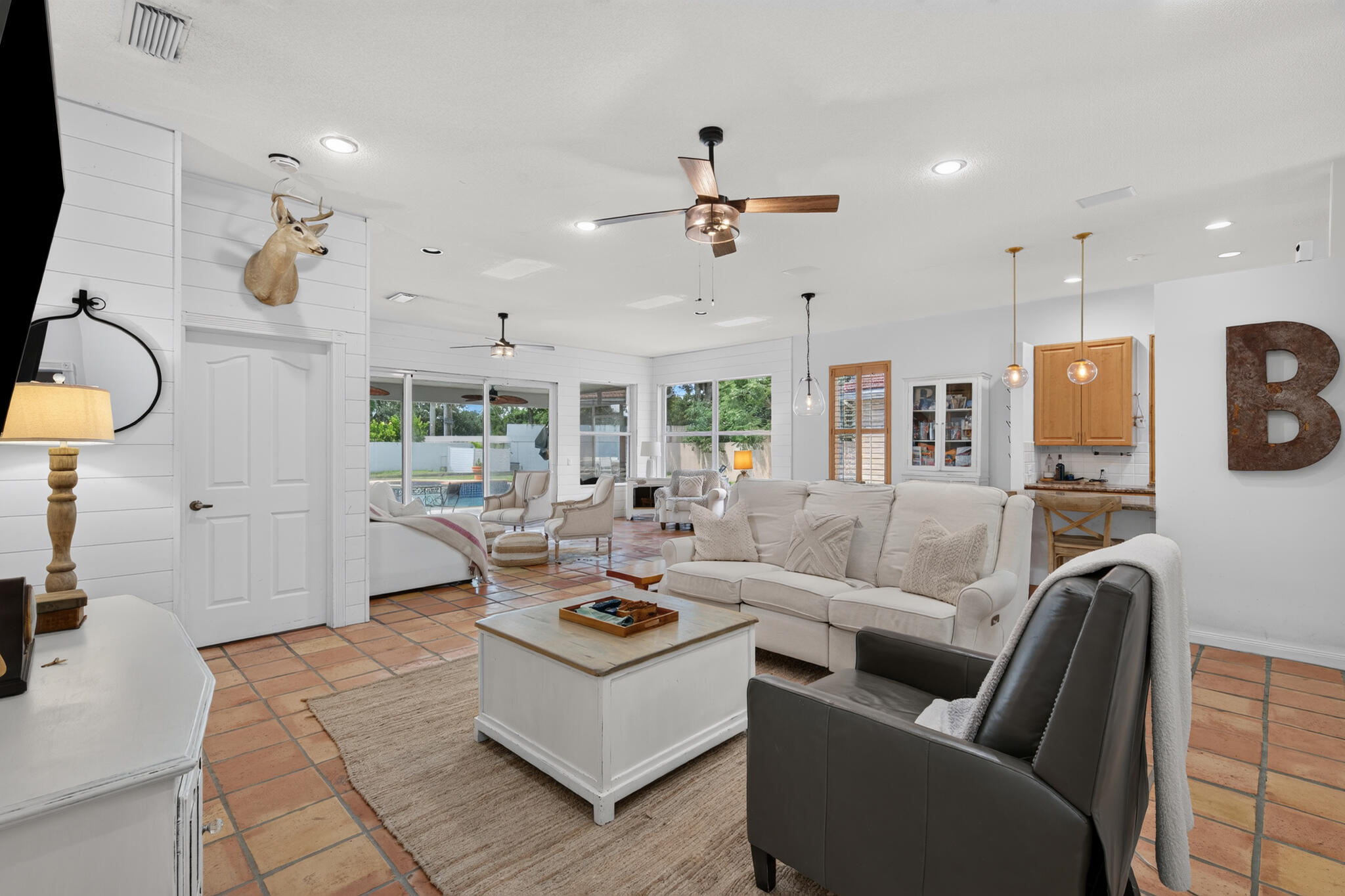 218 Hampton Court Property Photo 10
