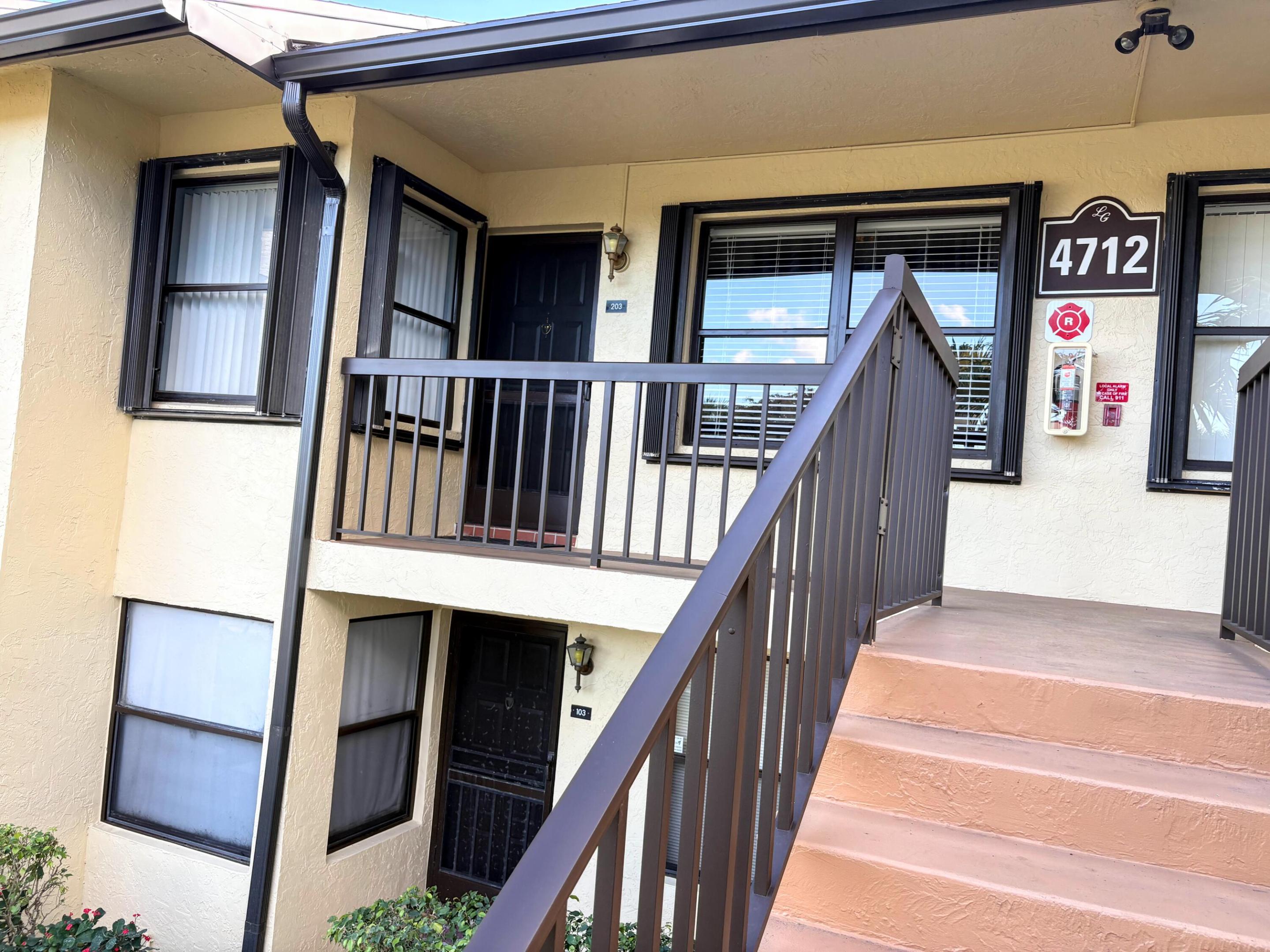 4712 E LUCERNE LAKES Boulevard E 203 Property Photo 1