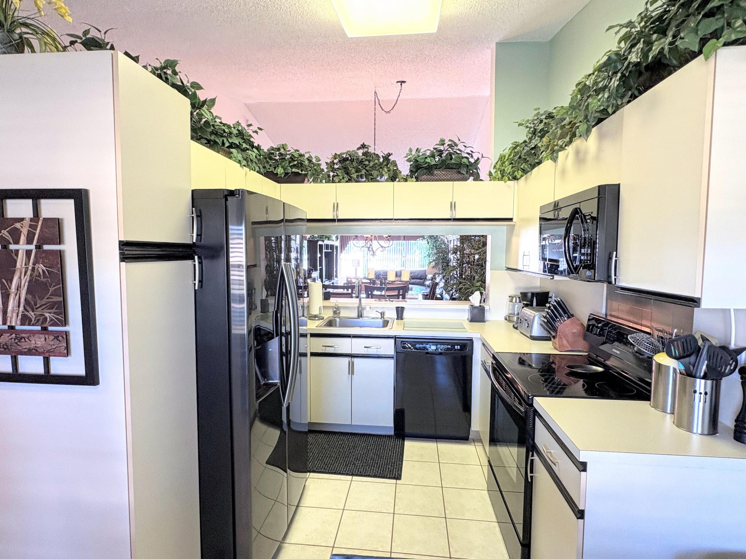 4712 E Lucerne Lakes Boulevard E 203 Property Photo 6