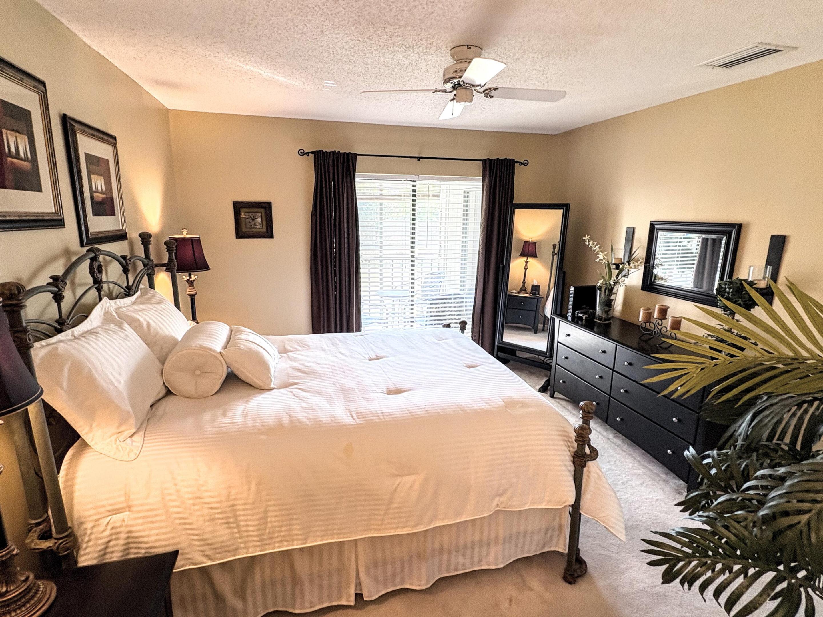 4712 E Lucerne Lakes Boulevard E 203 Property Photo 11