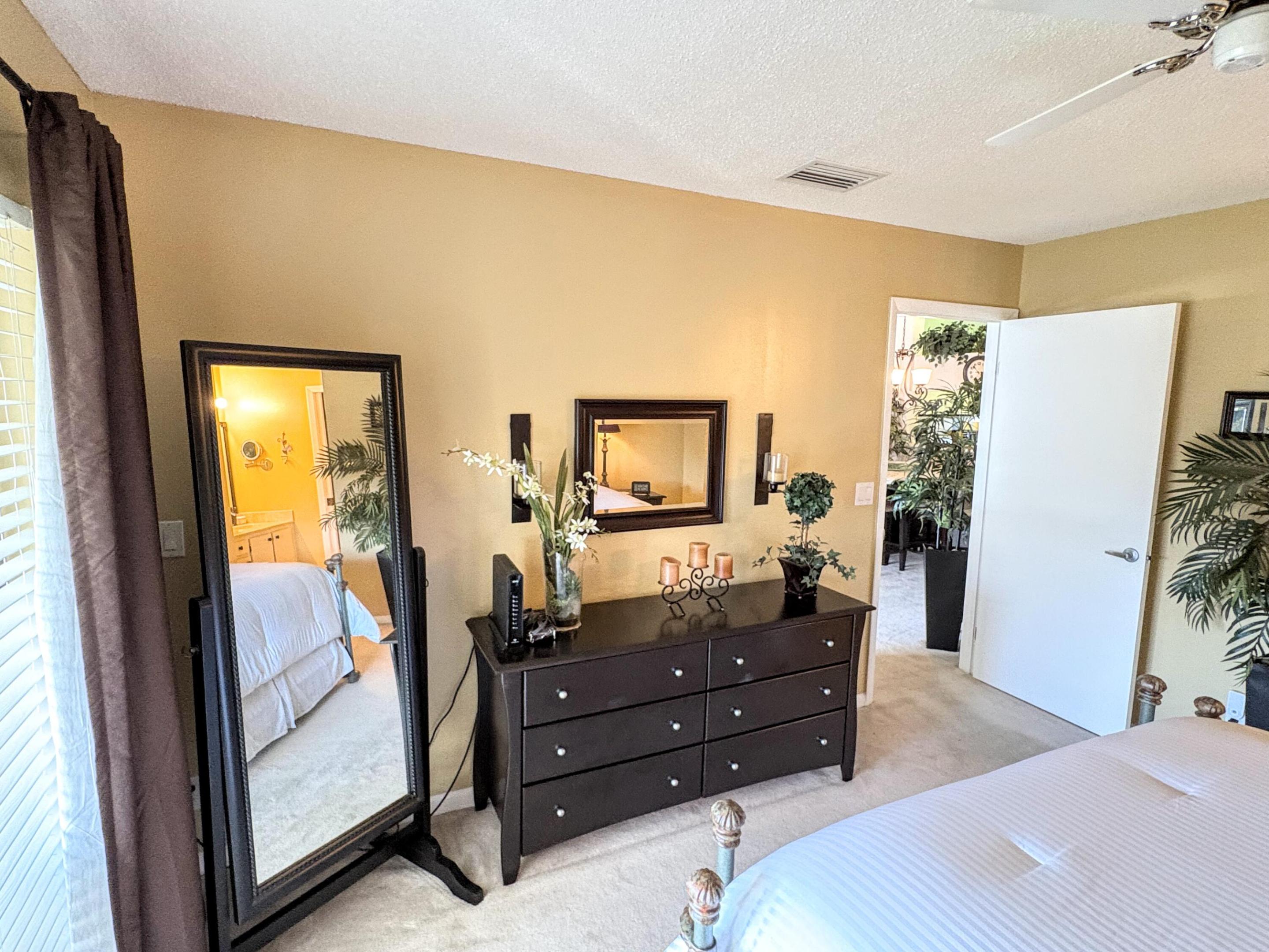 4712 E Lucerne Lakes Boulevard E 203 Property Photo 12