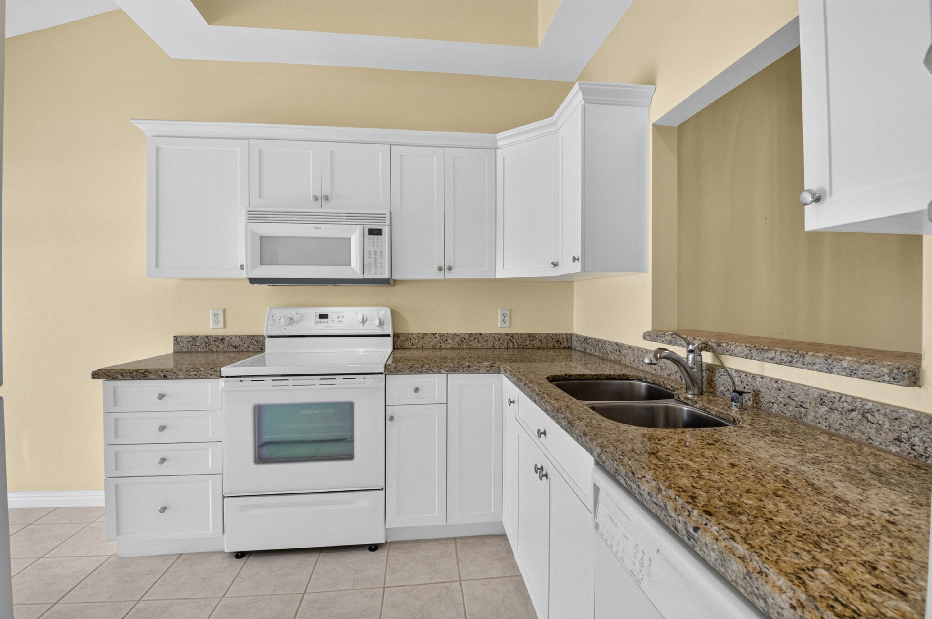 10884 Lake Front Place Property Photo 9