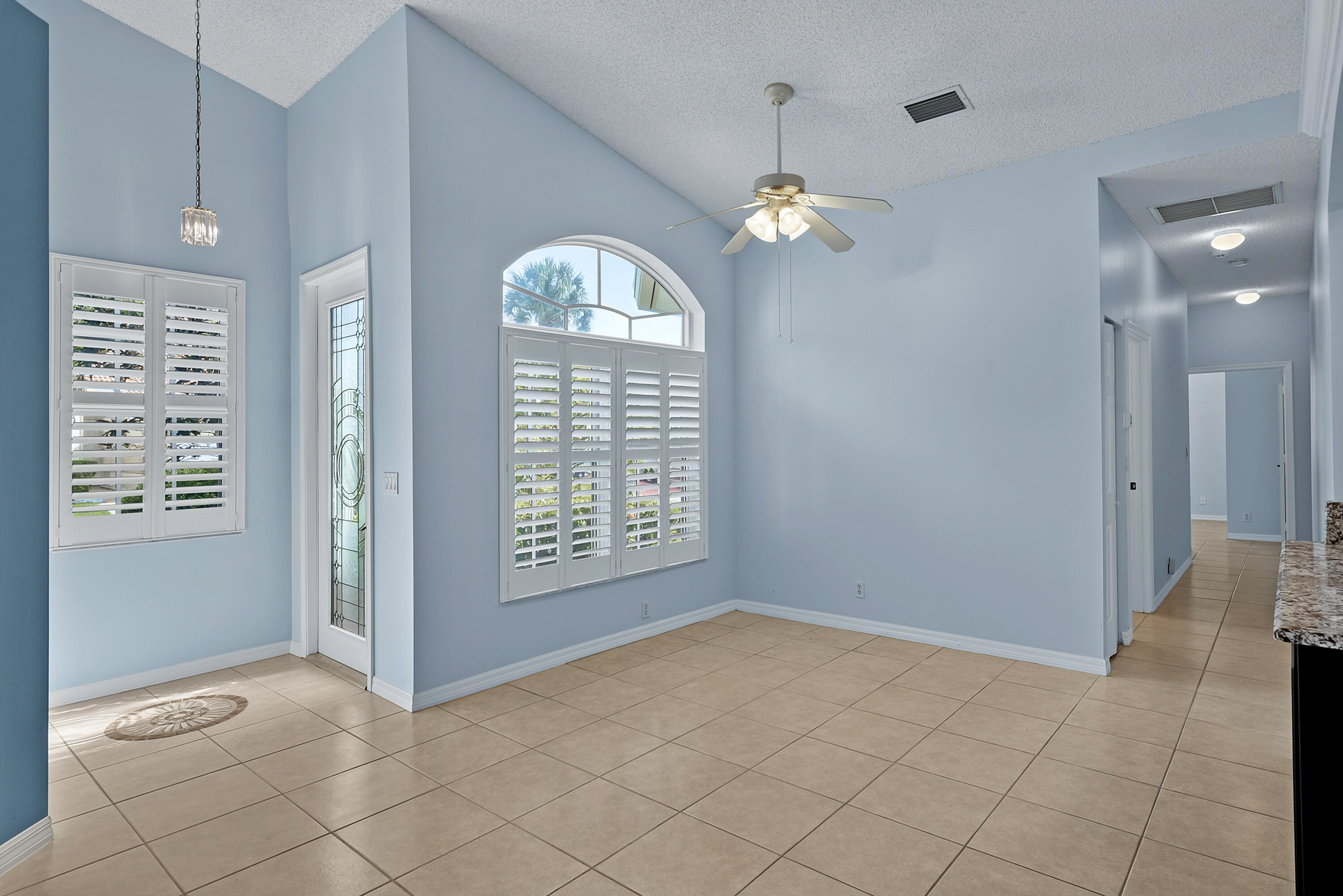 15191 Ixora Road Property Photo 5