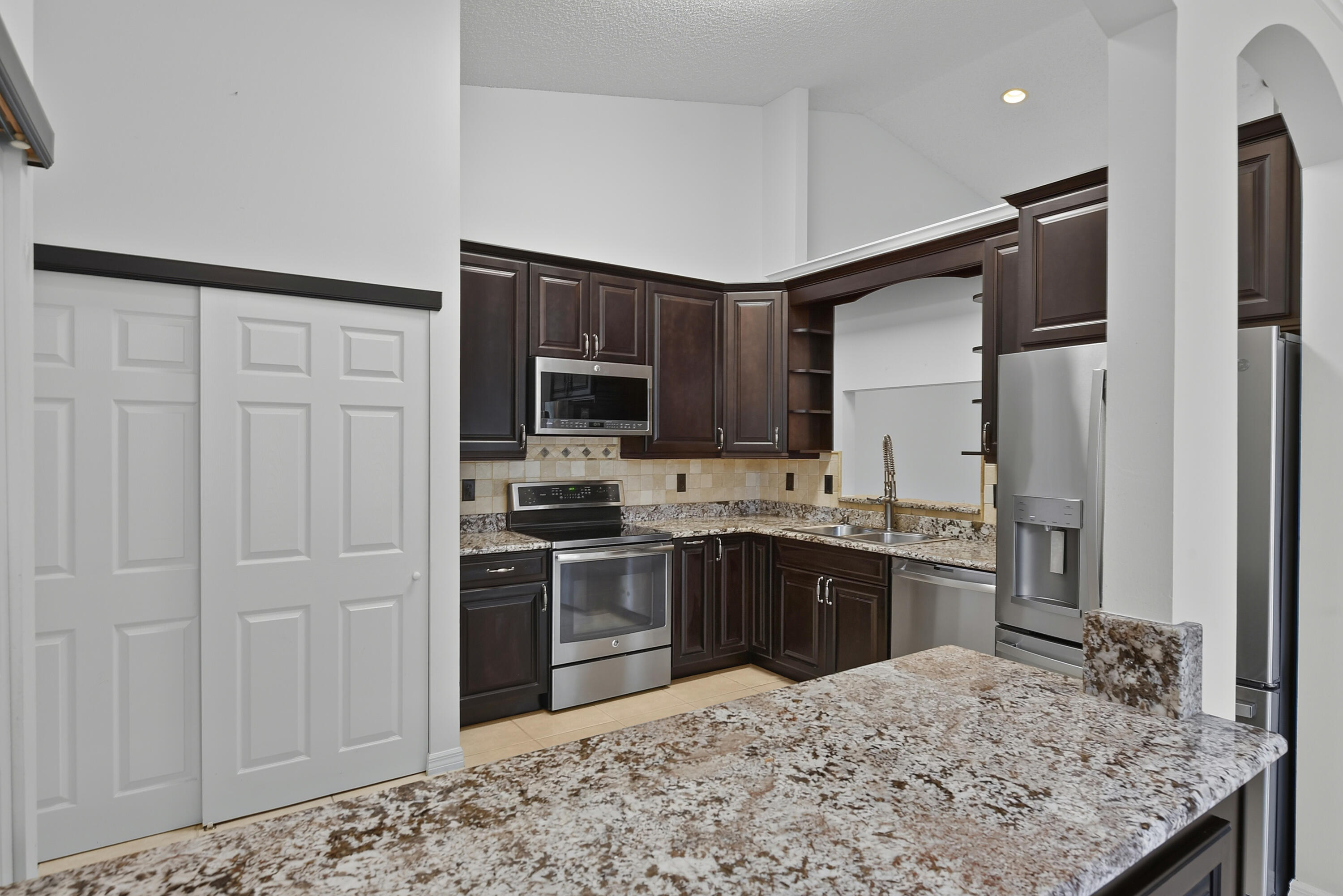 15191 Ixora Road Property Photo 8