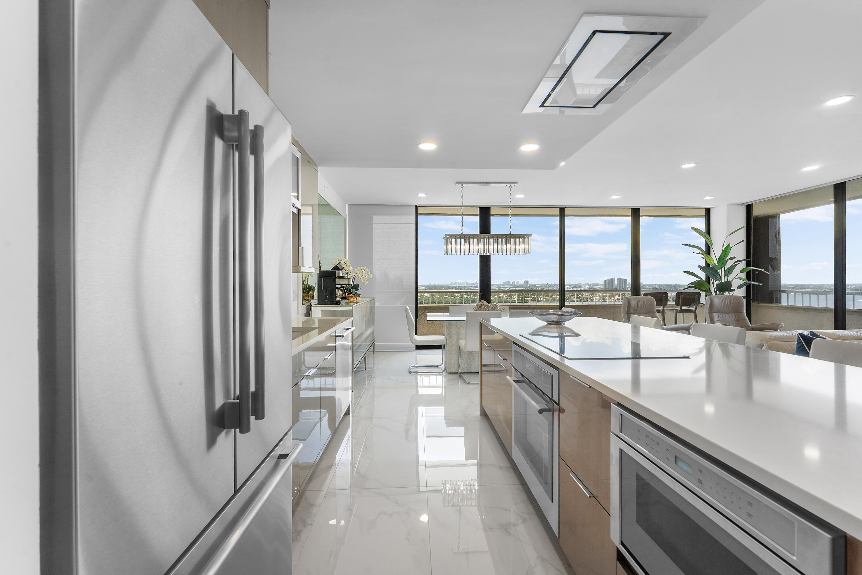 5280 N Ocean Drive 16e Property Photo 4