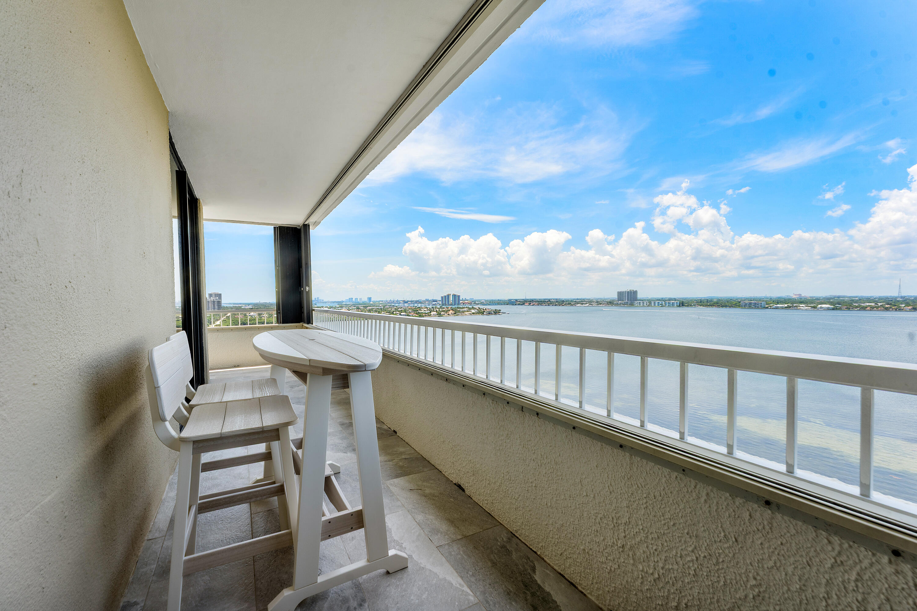 5280 N Ocean Drive 16e Property Photo 17