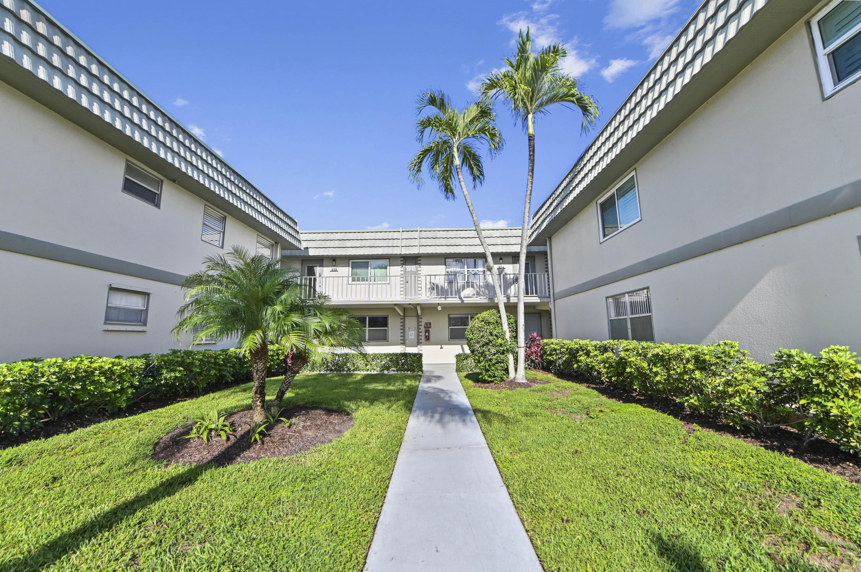 233 Monaco Boulevard E Property Photo 1