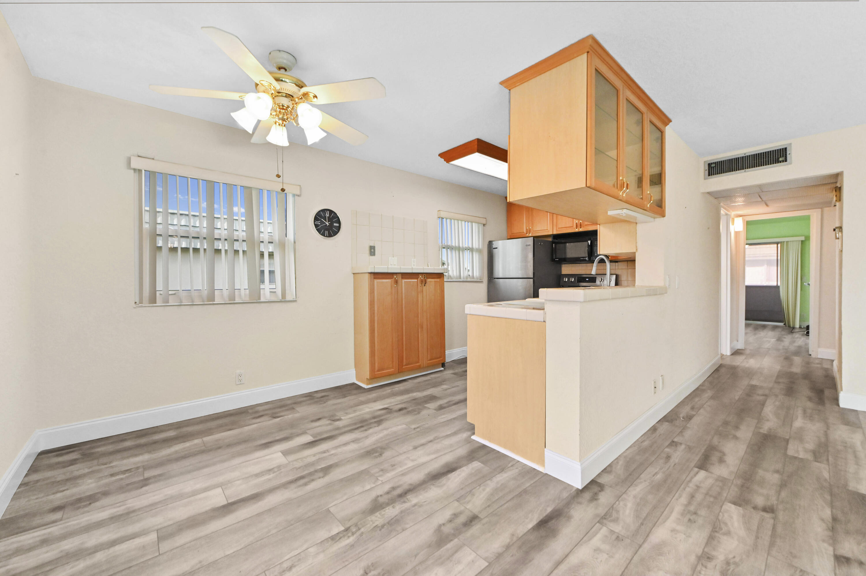233 Monaco Boulevard E Property Photo 5