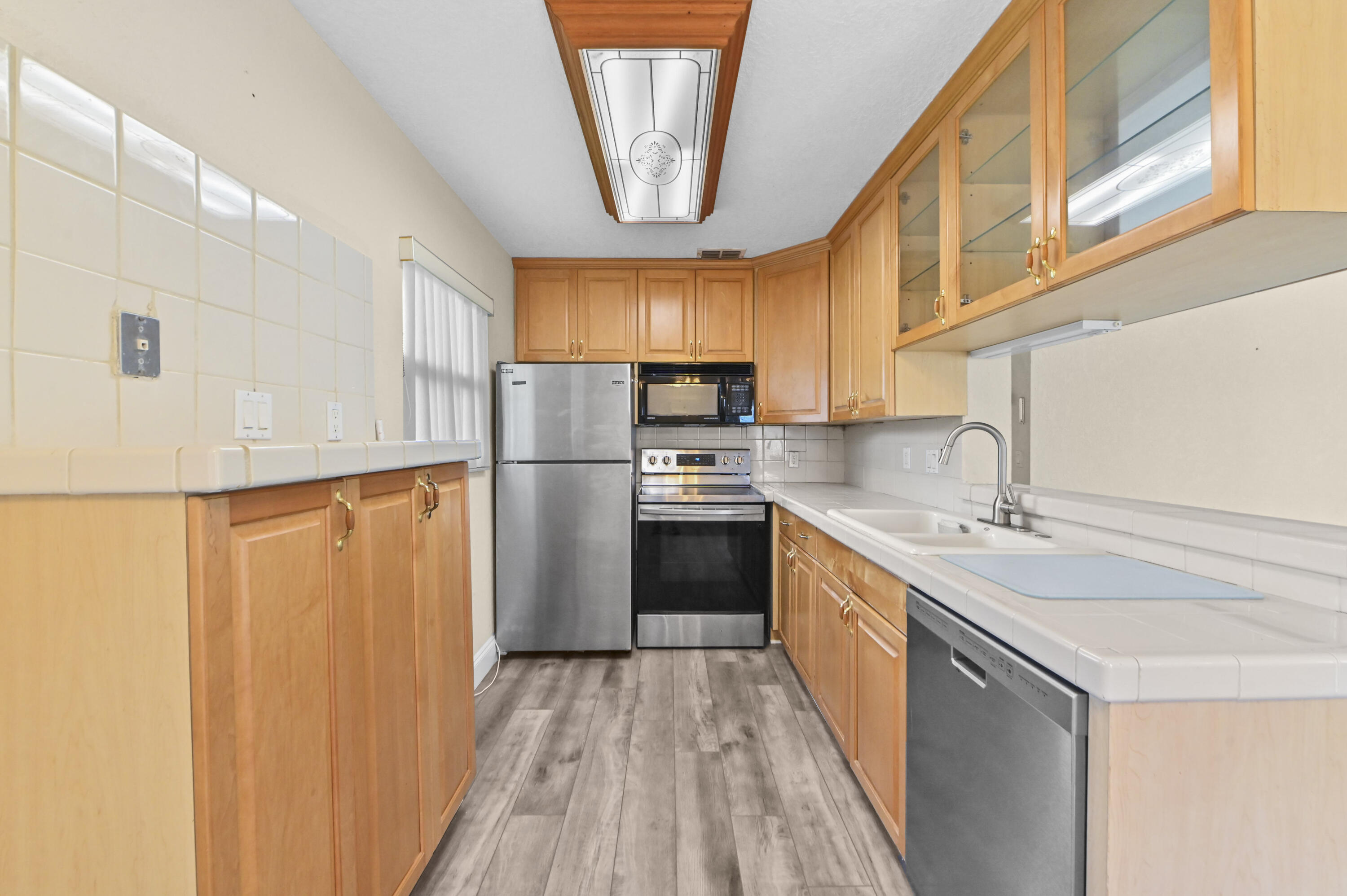 233 Monaco Boulevard E Property Photo 7