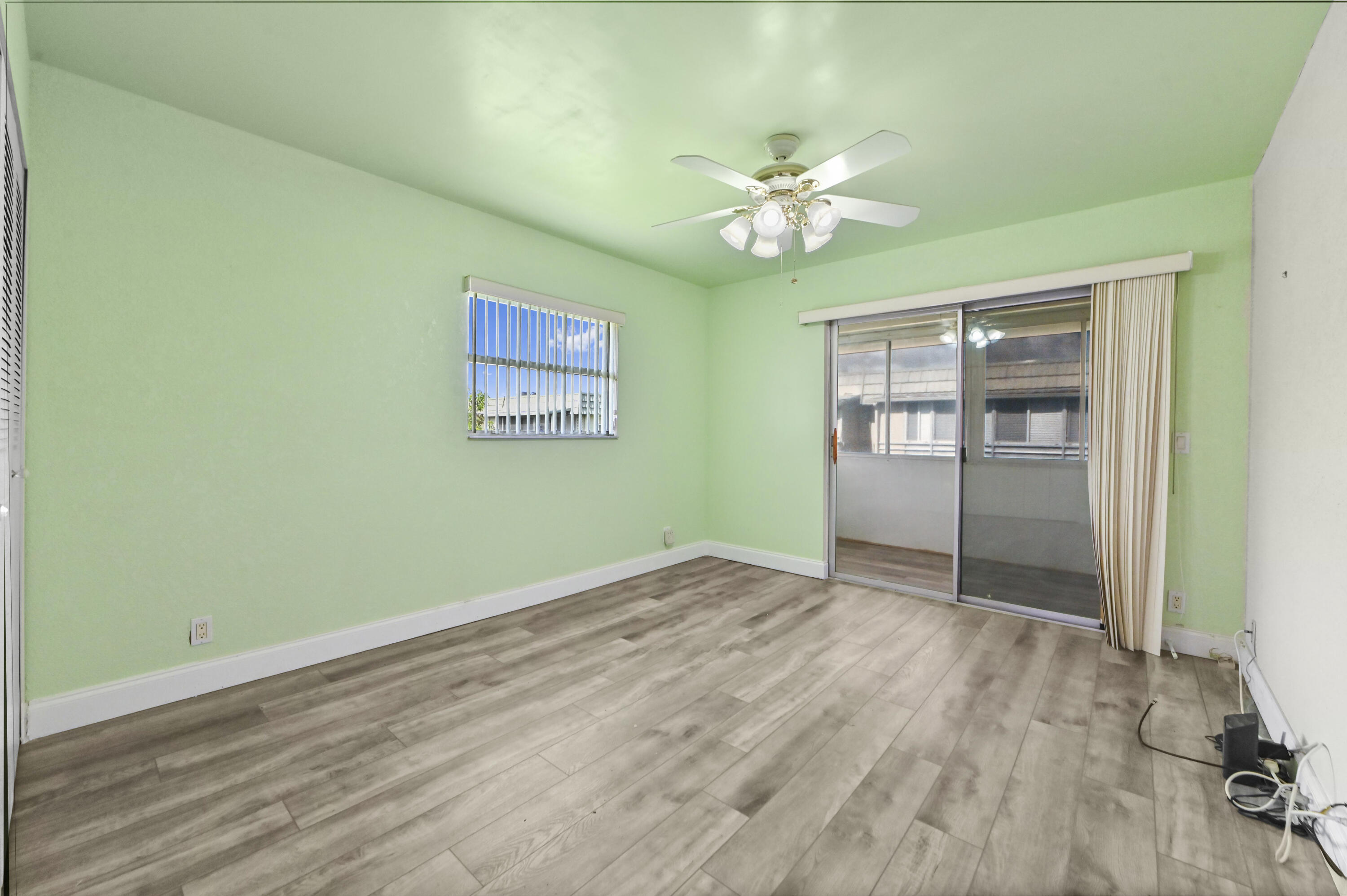 233 Monaco Boulevard E Property Photo 13