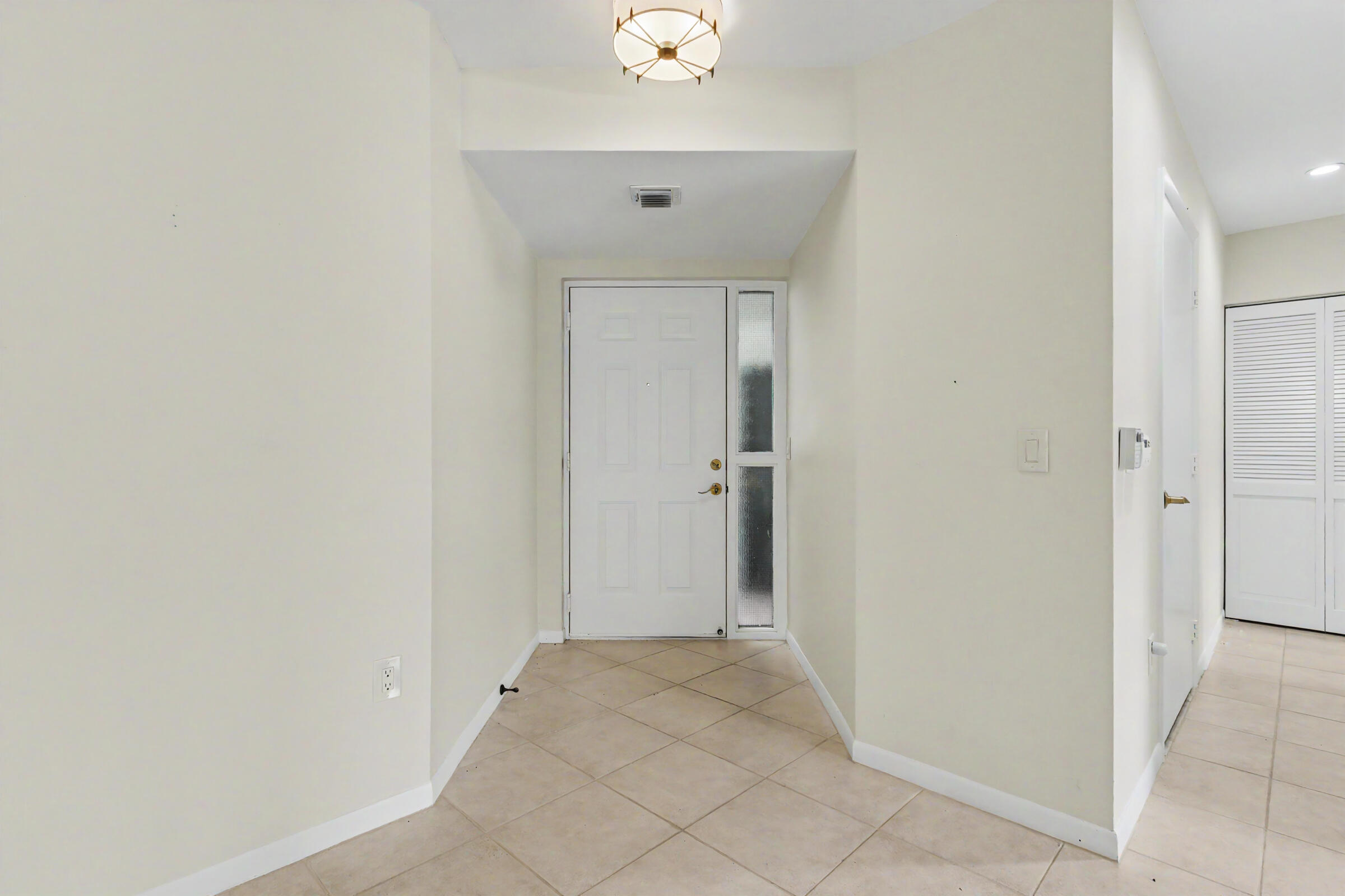 5136 Floria Drive H Property Photo 5
