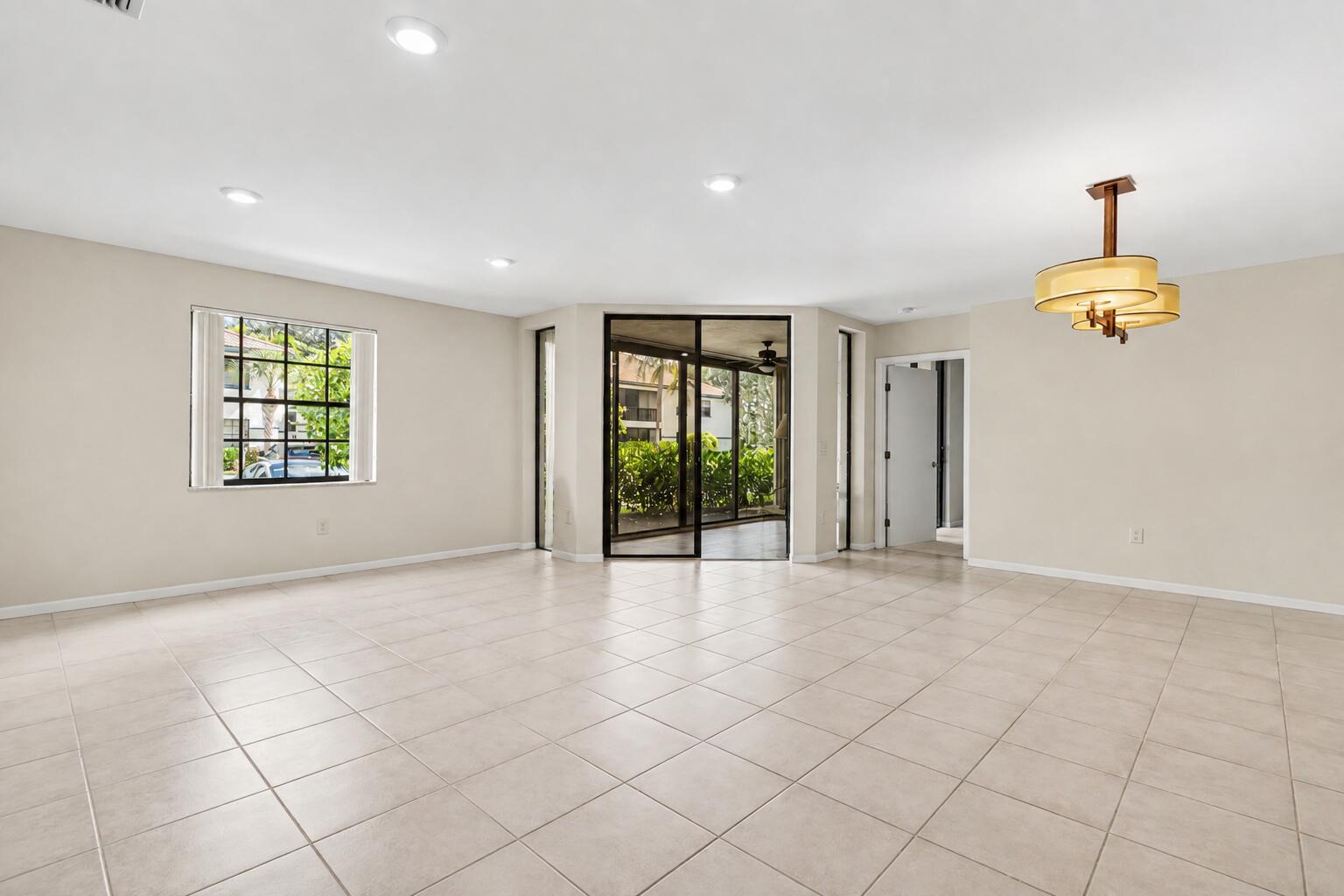 5136 Floria Drive H Property Photo 6
