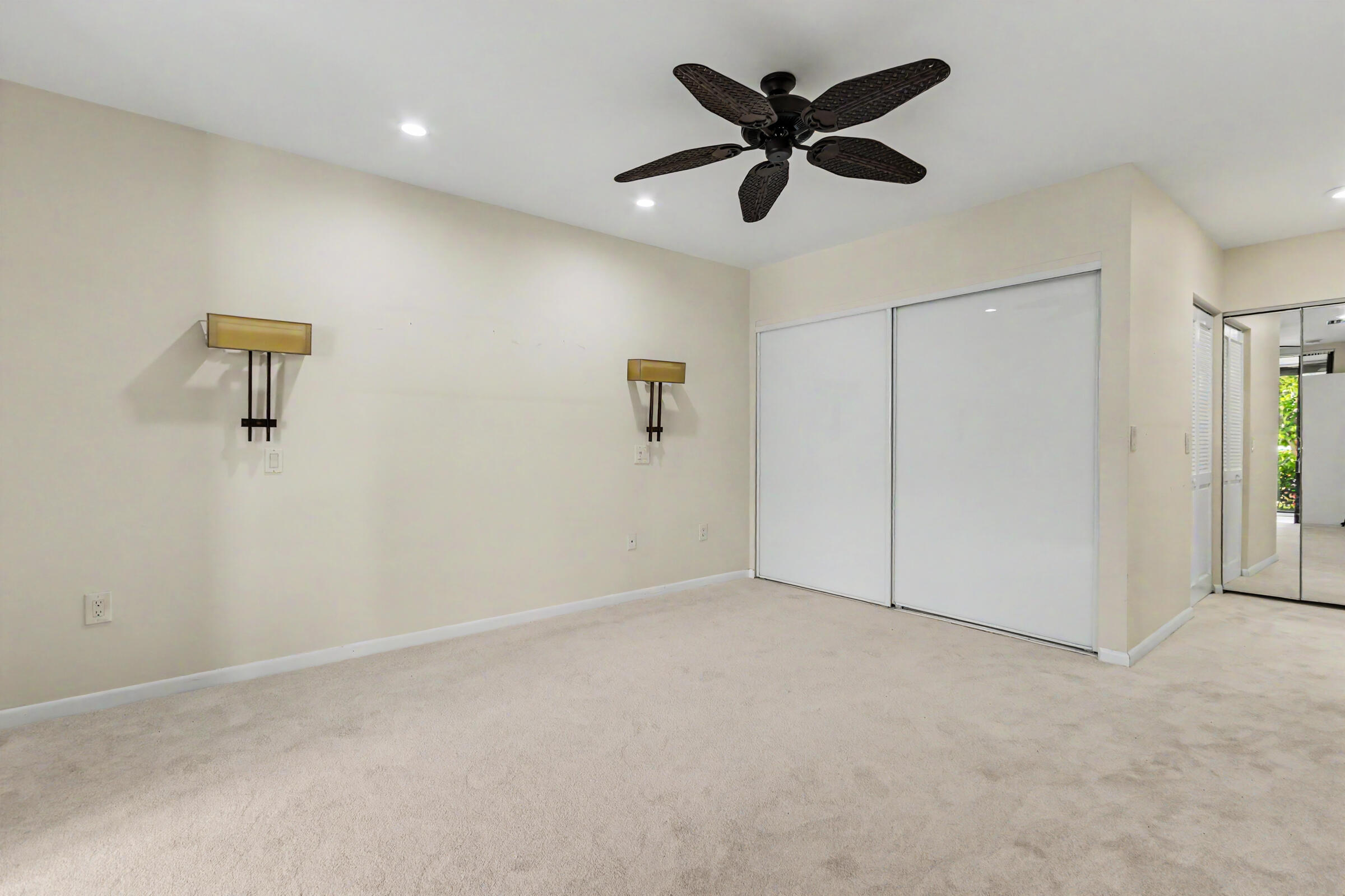 5136 Floria Drive H Property Photo 17