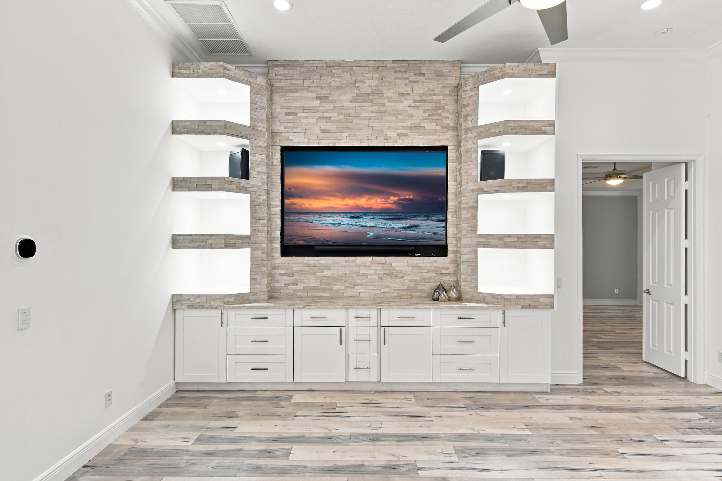 8817 Champions Way Property Photo 14