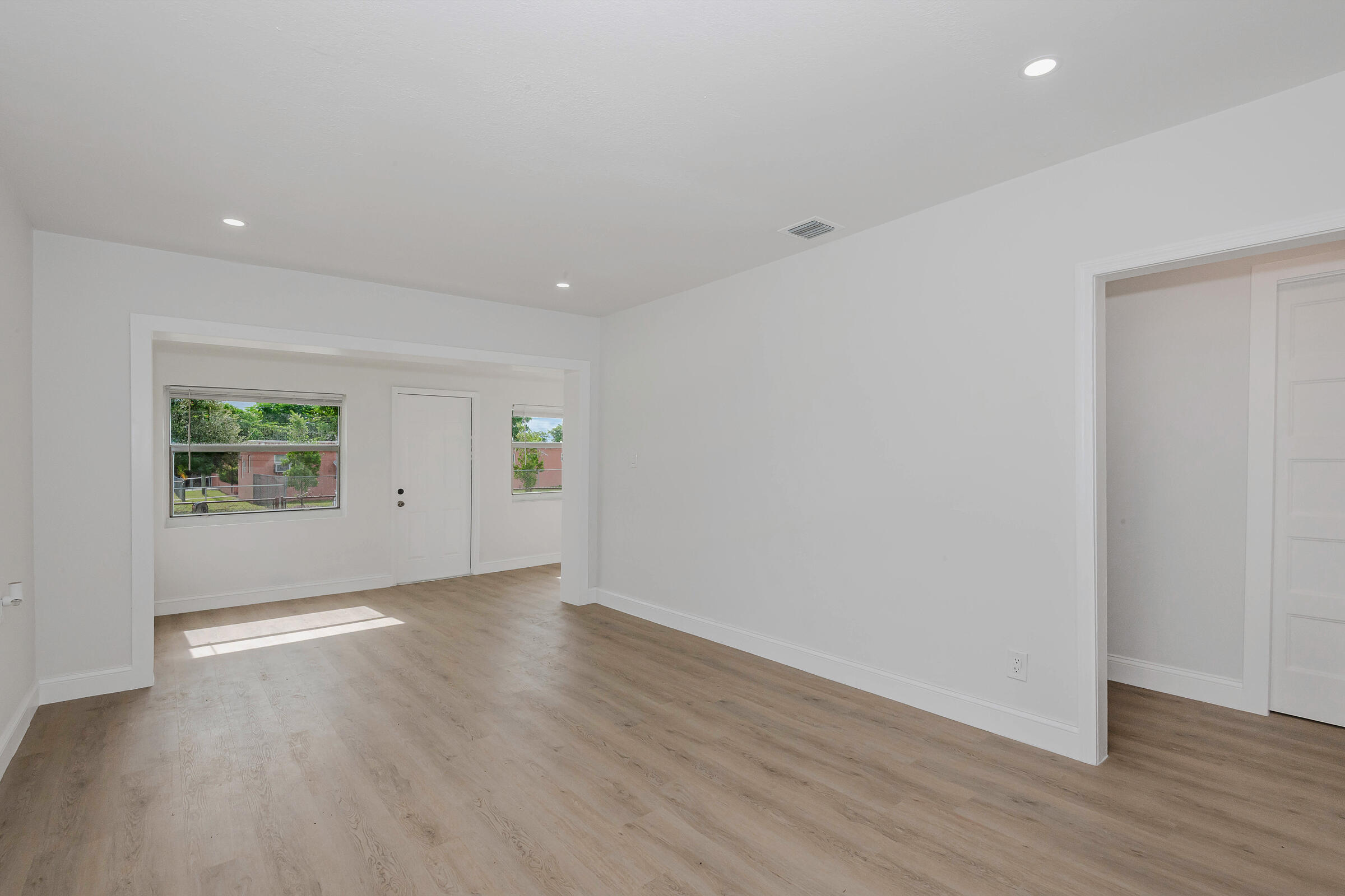 546 Nw 5th Avenue Property Photo 10