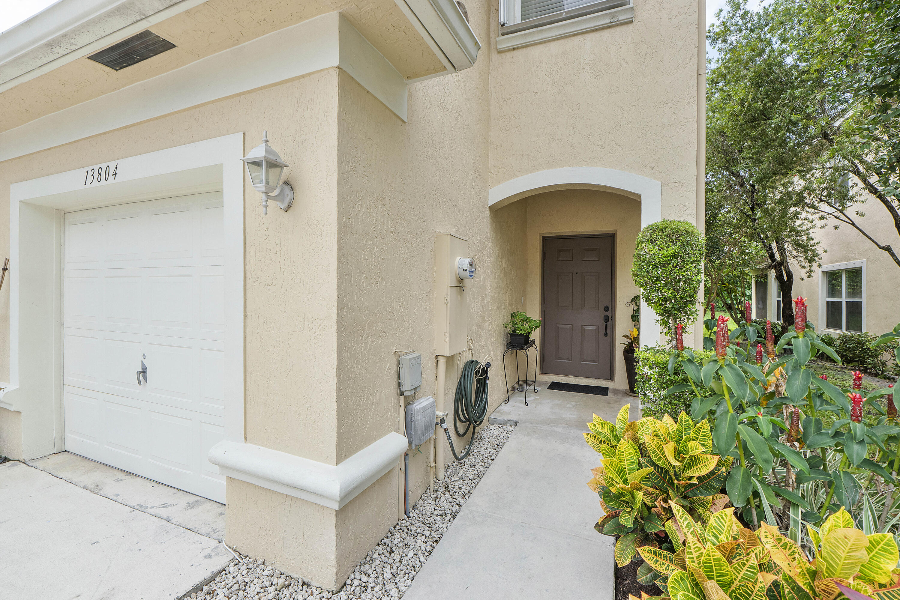 13804 Creston Place Property Photo 4