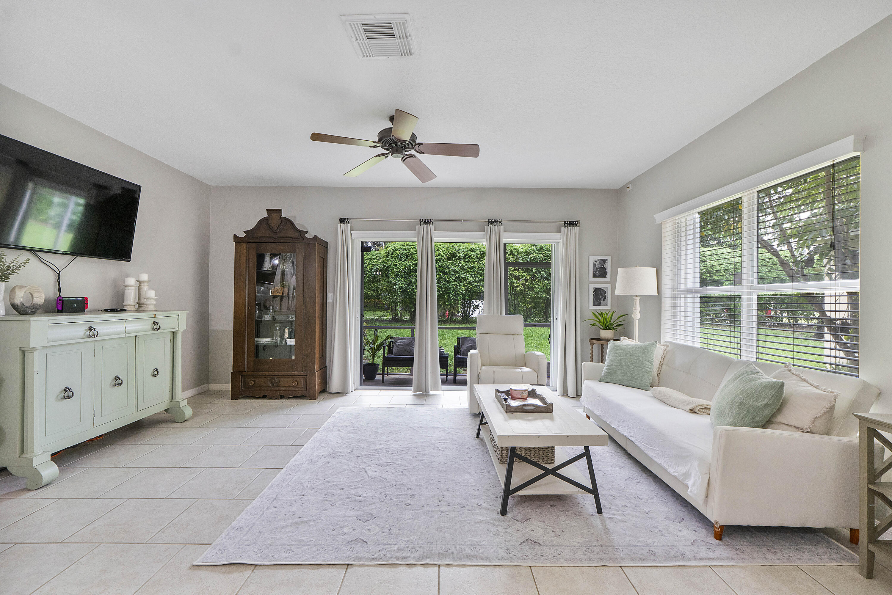 13804 Creston Place Property Photo 6
