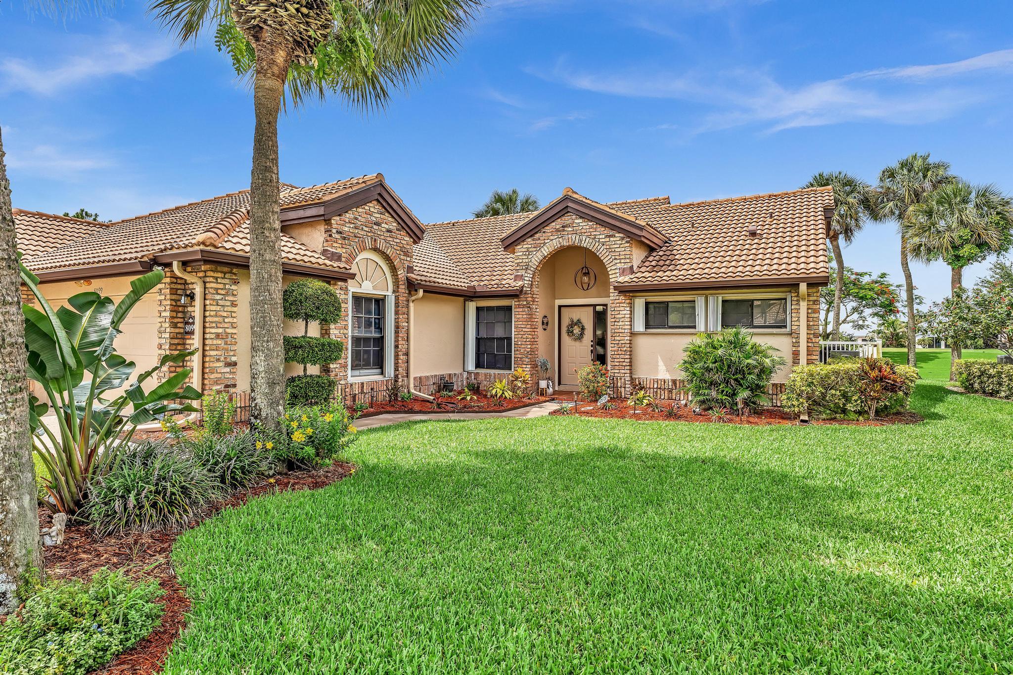 8099 CASSIA Drive Property Photo 1