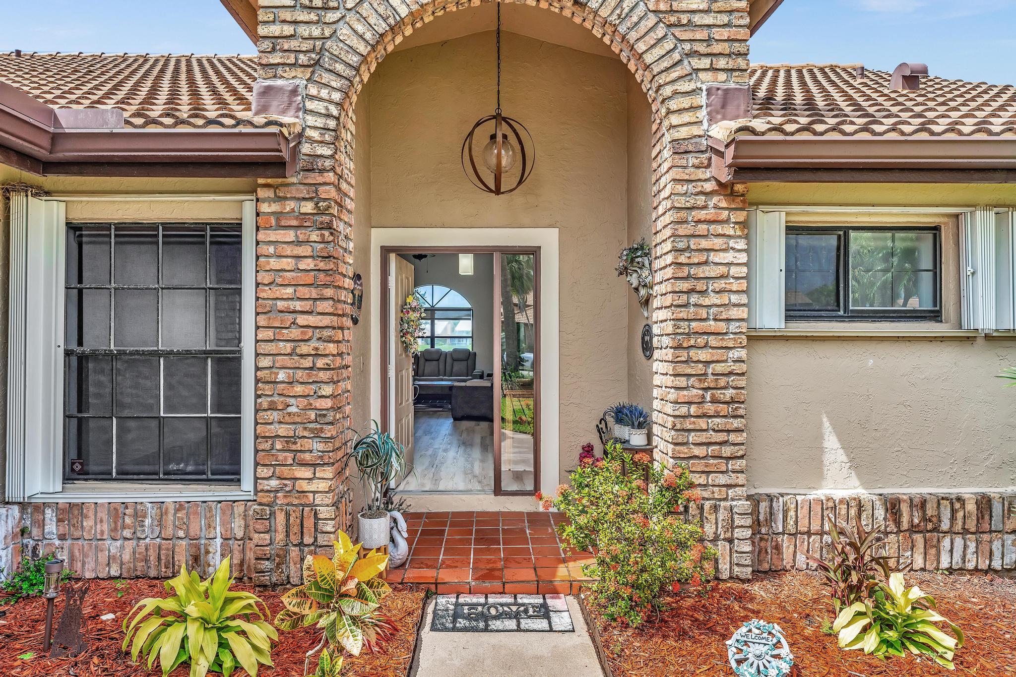 8099 Cassia Drive Property Photo 6