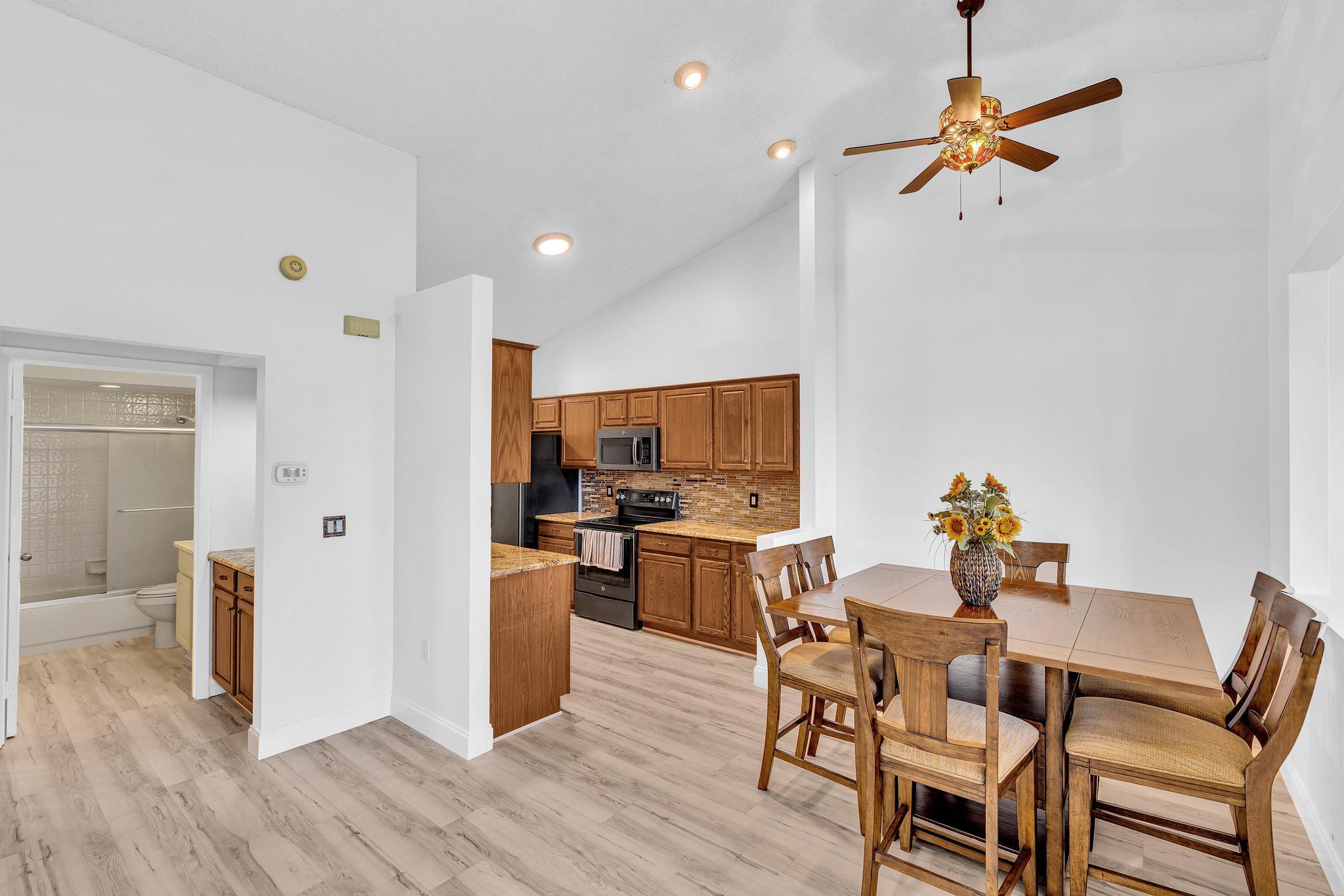 8099 Cassia Drive Property Photo 14