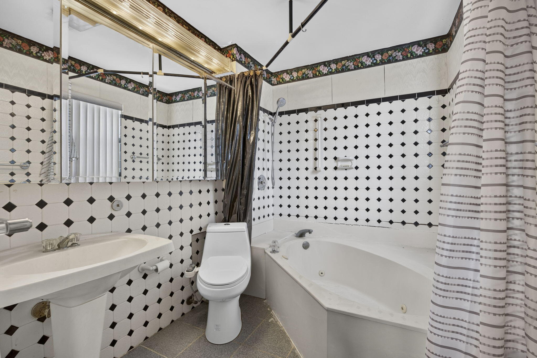 254 La Mancha Avenue Property Photo 33
