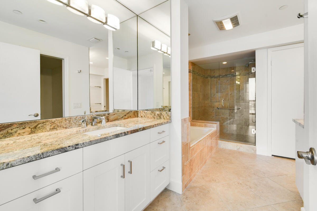 123 Lakeshore Drive Ph45 Property Photo 15
