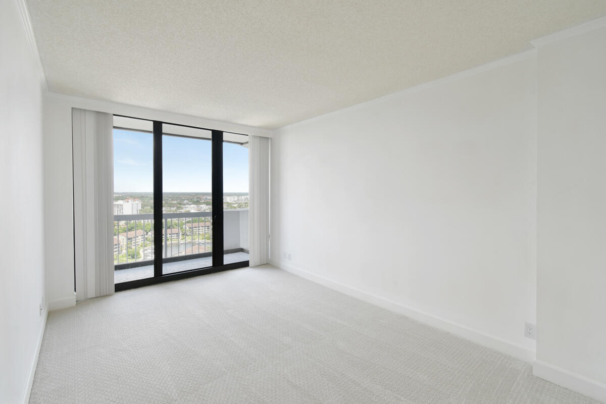 123 Lakeshore Drive Ph45 Property Photo 22