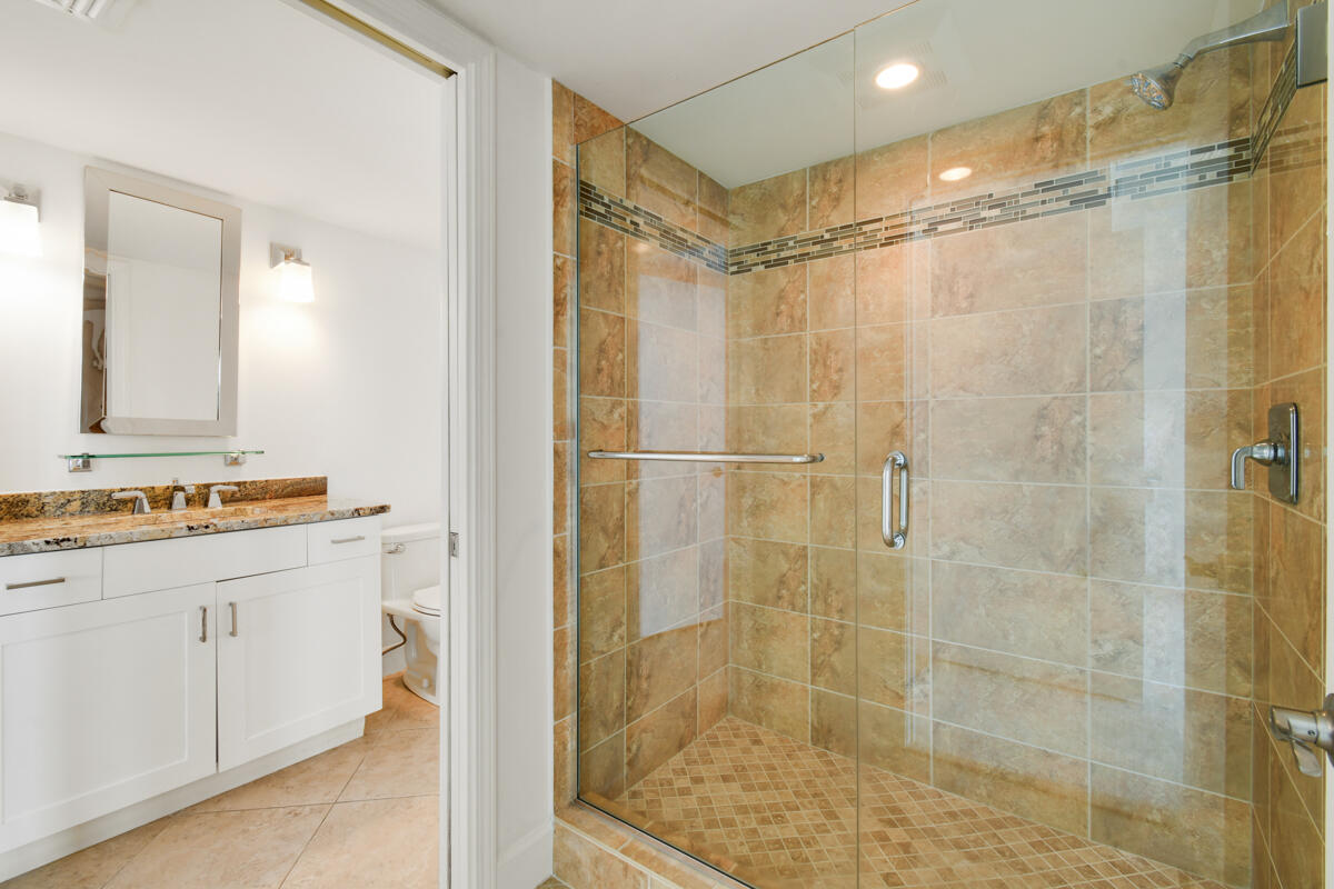 123 Lakeshore Drive Ph45 Property Photo 23