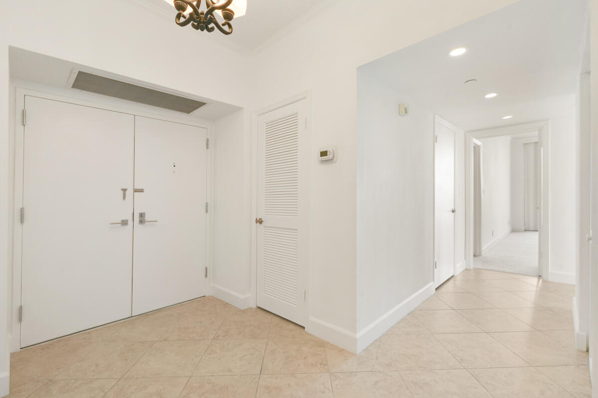 123 Lakeshore Drive Ph45 Property Photo 27