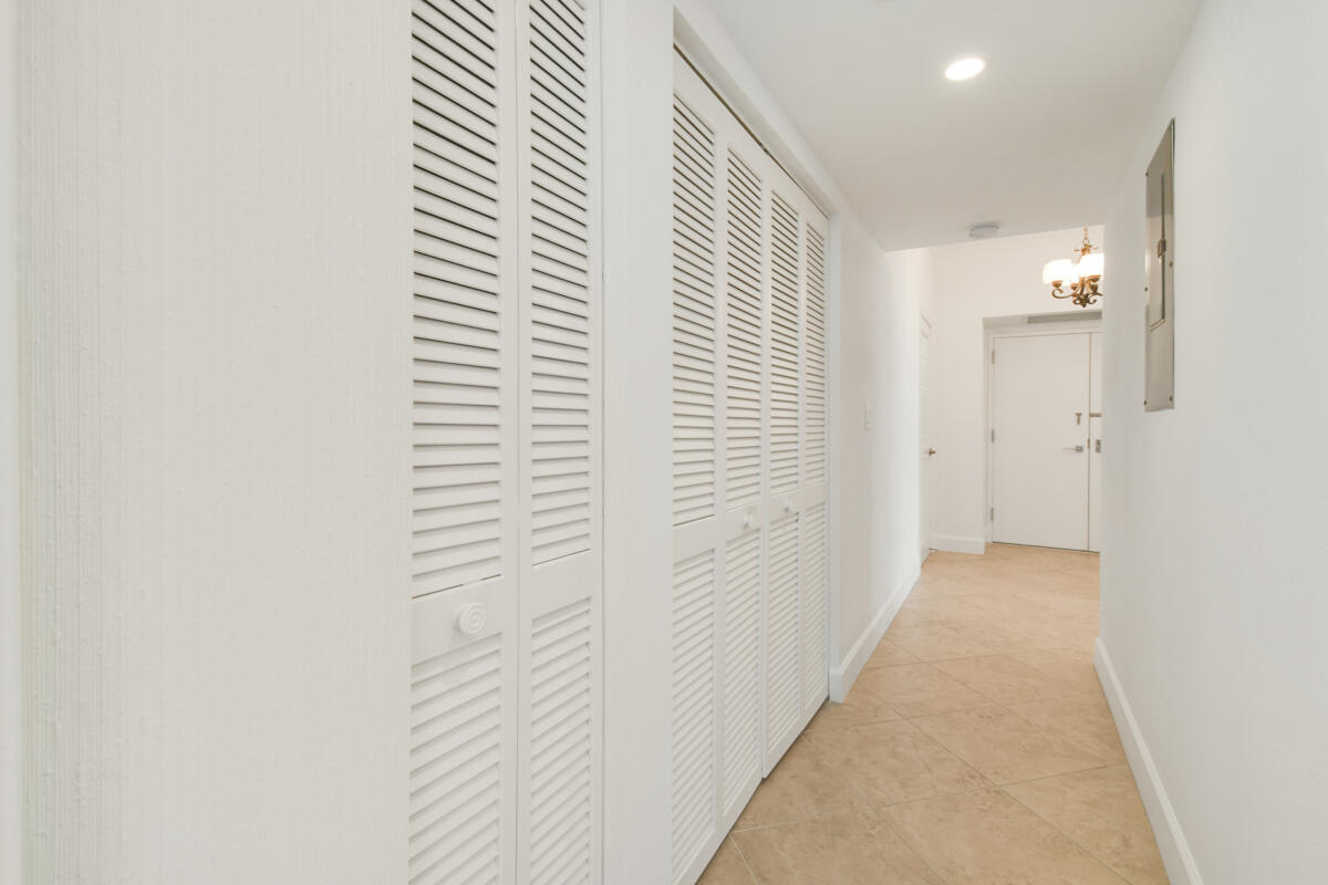 123 Lakeshore Drive Ph45 Property Photo 38